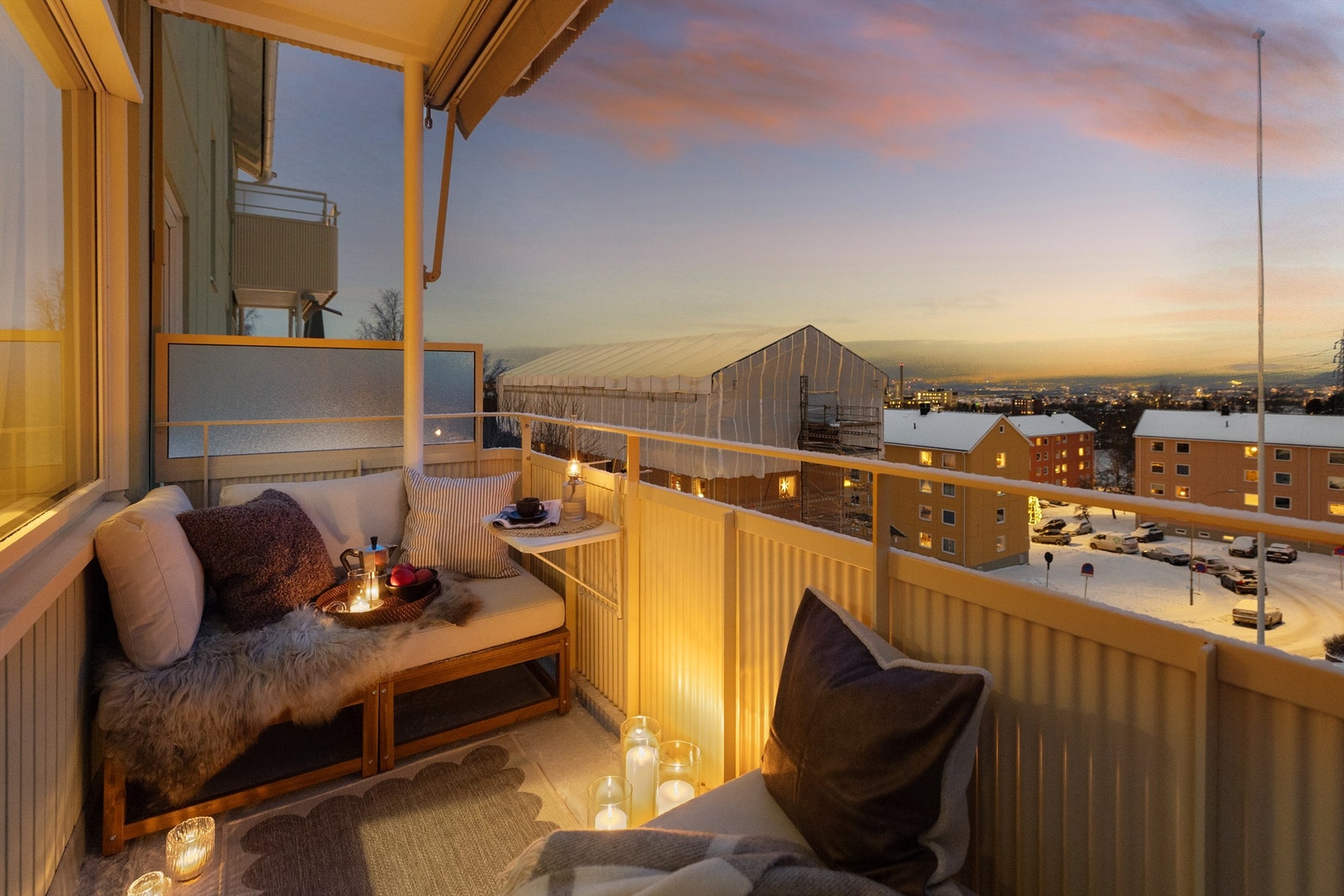 Fra stuen er det videre adkomst til en romslig balkong på 4 kvm Galleribilde