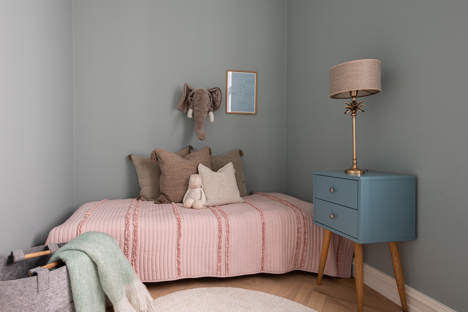 Vegger og tak ble sparklet, pusset og malt i forbindelse med oppussing av leiligheten i 2025. Galleribilde