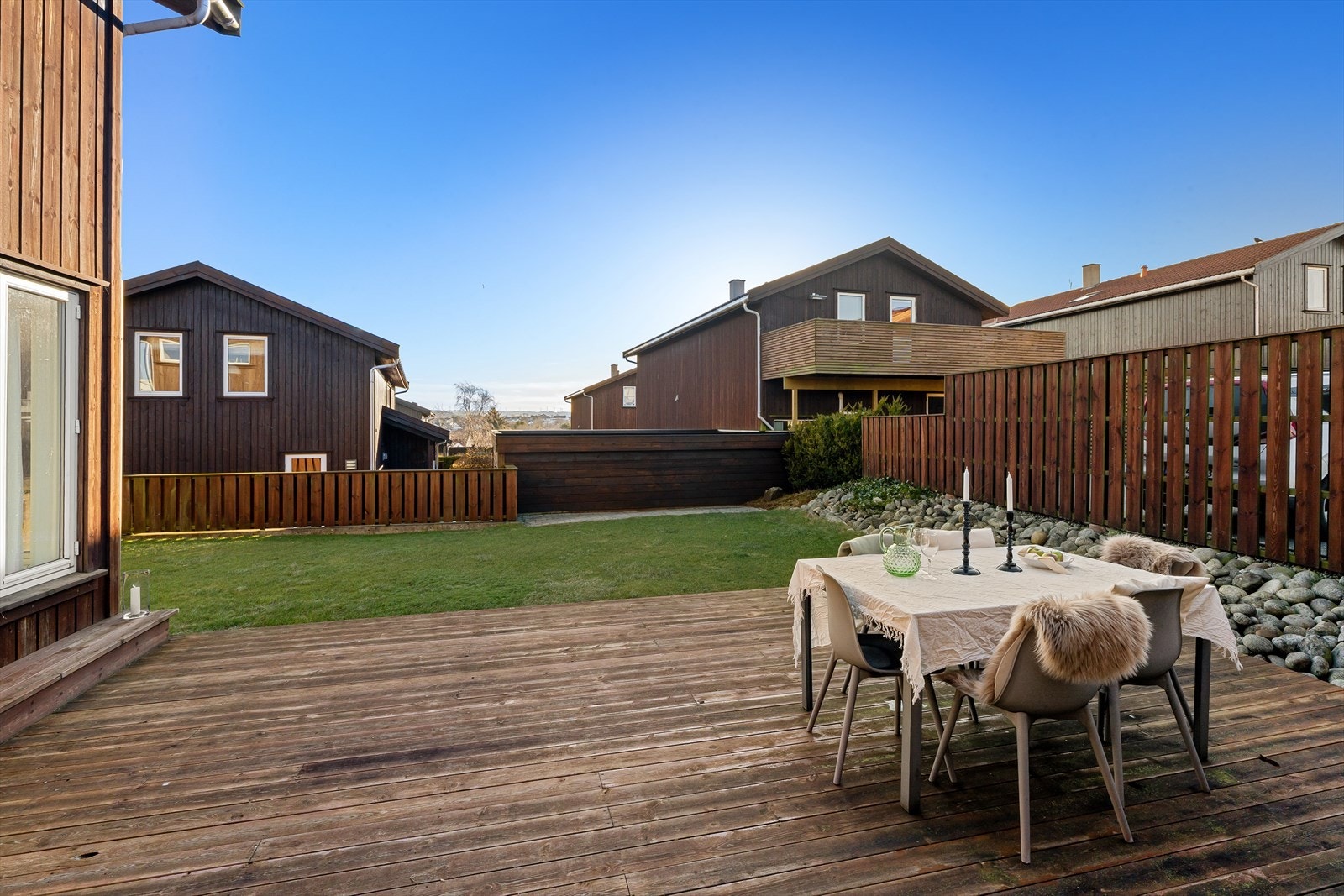 Barnevennlig område med flere lekeplasser i nærheten. Galleribilde