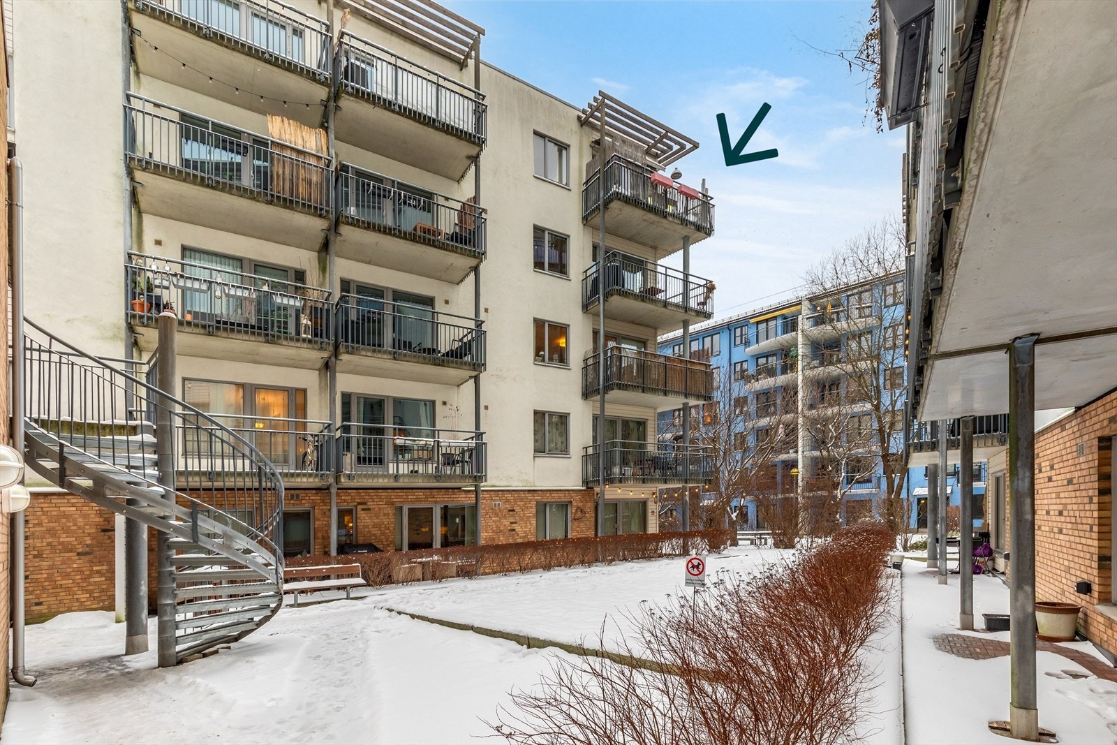 Leiligheten har en veldig god og luftig plassering på hjørnet i toppetasjen. Galleribilde