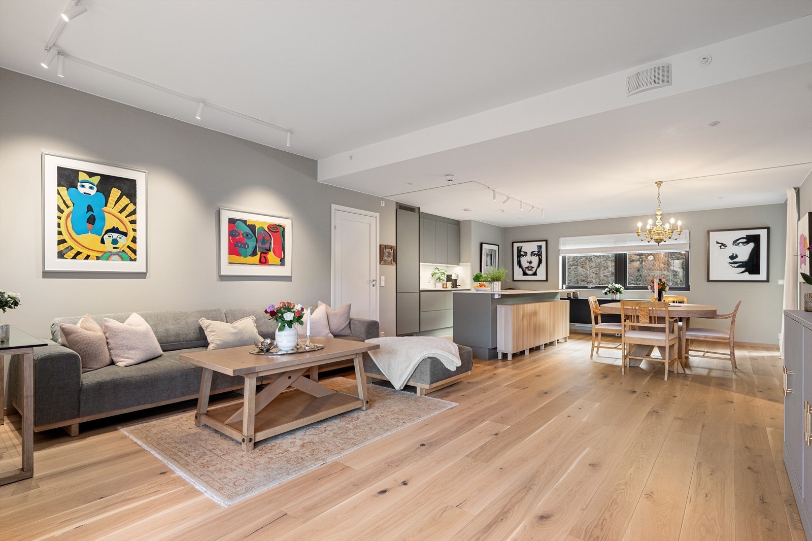 Sara Husebø v/Eiendomsmegler 1 har gleden av å presentere Nye Vakås vei 50! Galleribilde