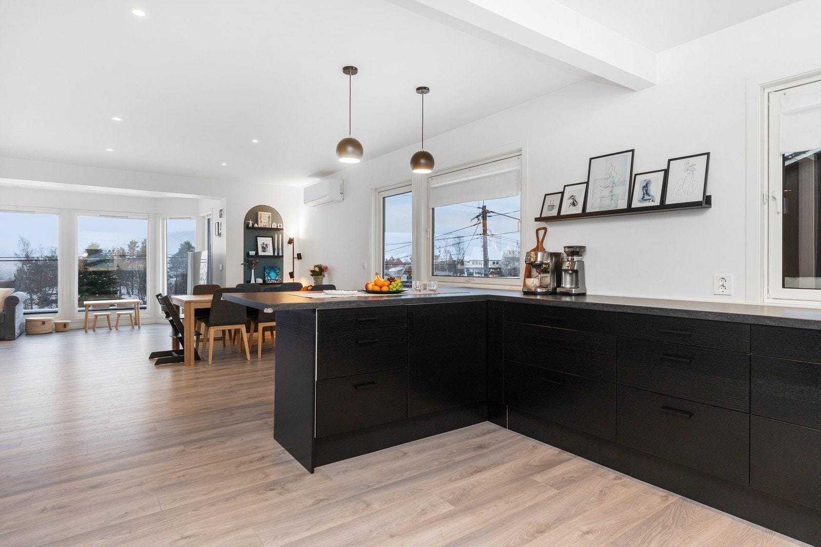 Barløsning i enden av kjøkkenbenken. Galleribilde