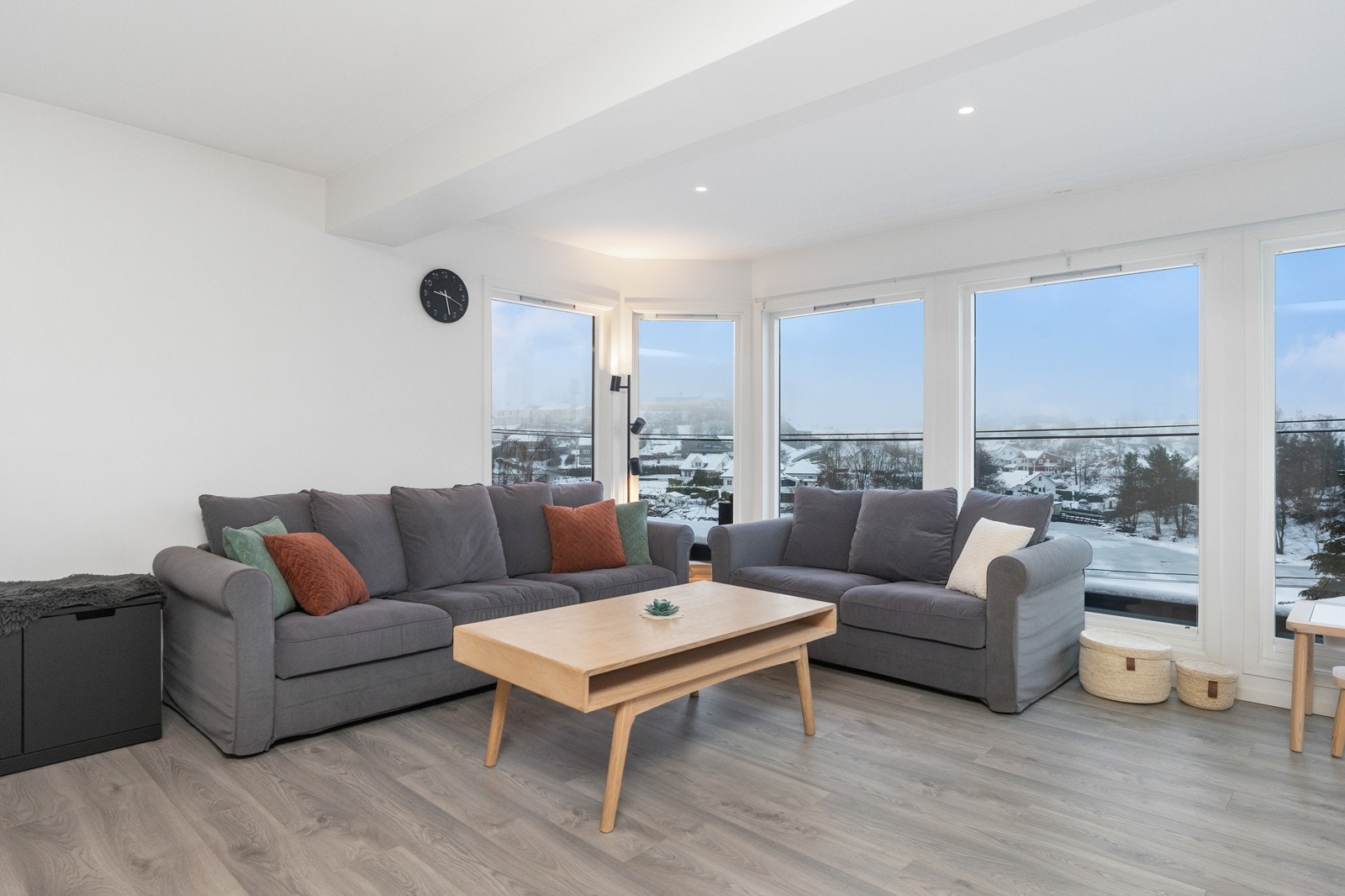 Hovedetasjen ble renovert i 2018/ 19 med nye overflater. Galleribilde