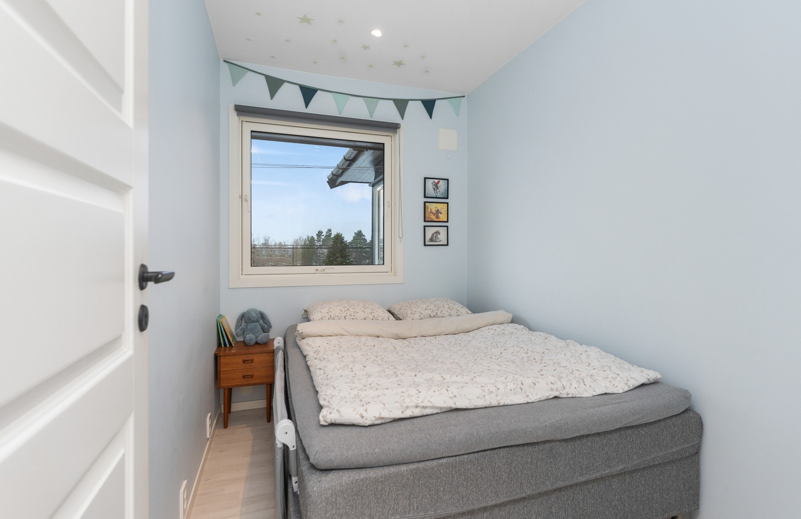 Totalt 3 soverom i hovedetasjen. Galleribilde