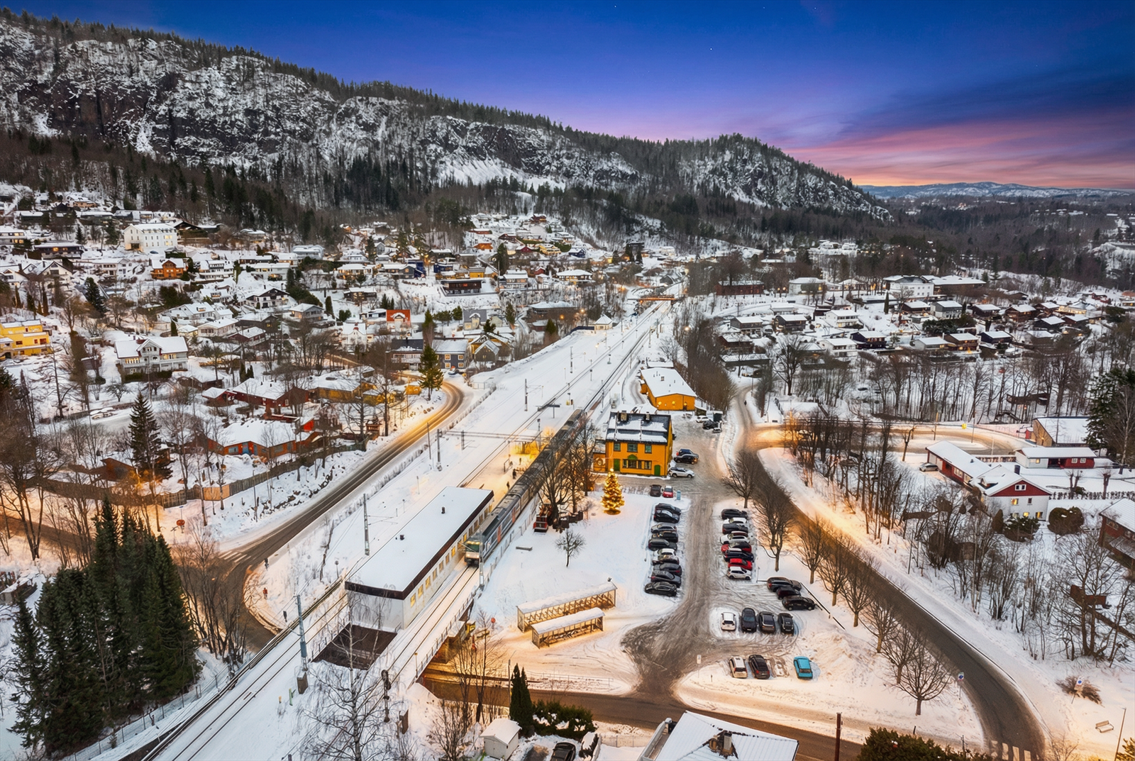 Gode kommunikasjonsmuligheter gjør reiseveien til jobb og fritidsaktiviteter effektiv. Galleribilde