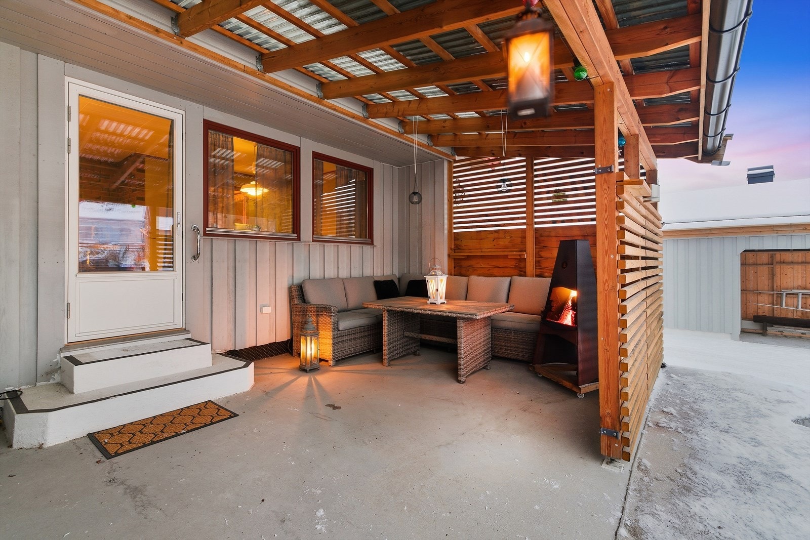 Her er det god plass til en romslig sittegruppe. Galleribilde