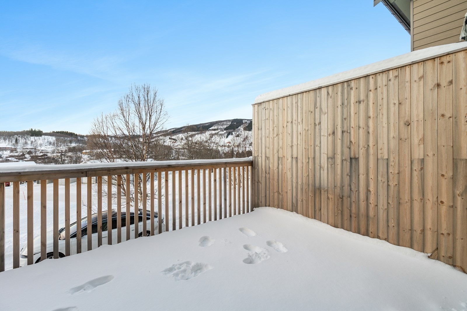 Rolig nabolag med naturen tett på - her kan du nyte utsikten. Galleribilde