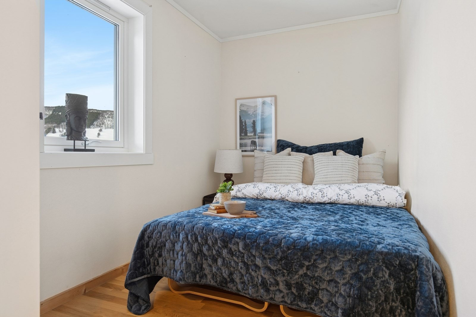 Soverom 2 med god plass til garderobeskap Galleribilde