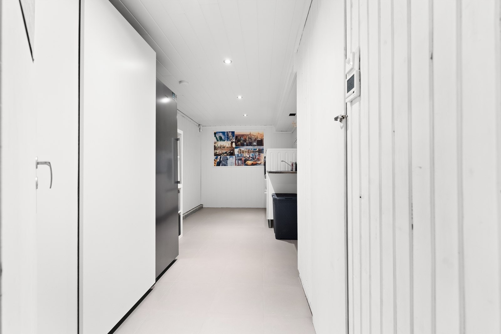 Vaskerommet har direkte tilknytning til bod og garasje, som forenkler logistikken. Galleribilde