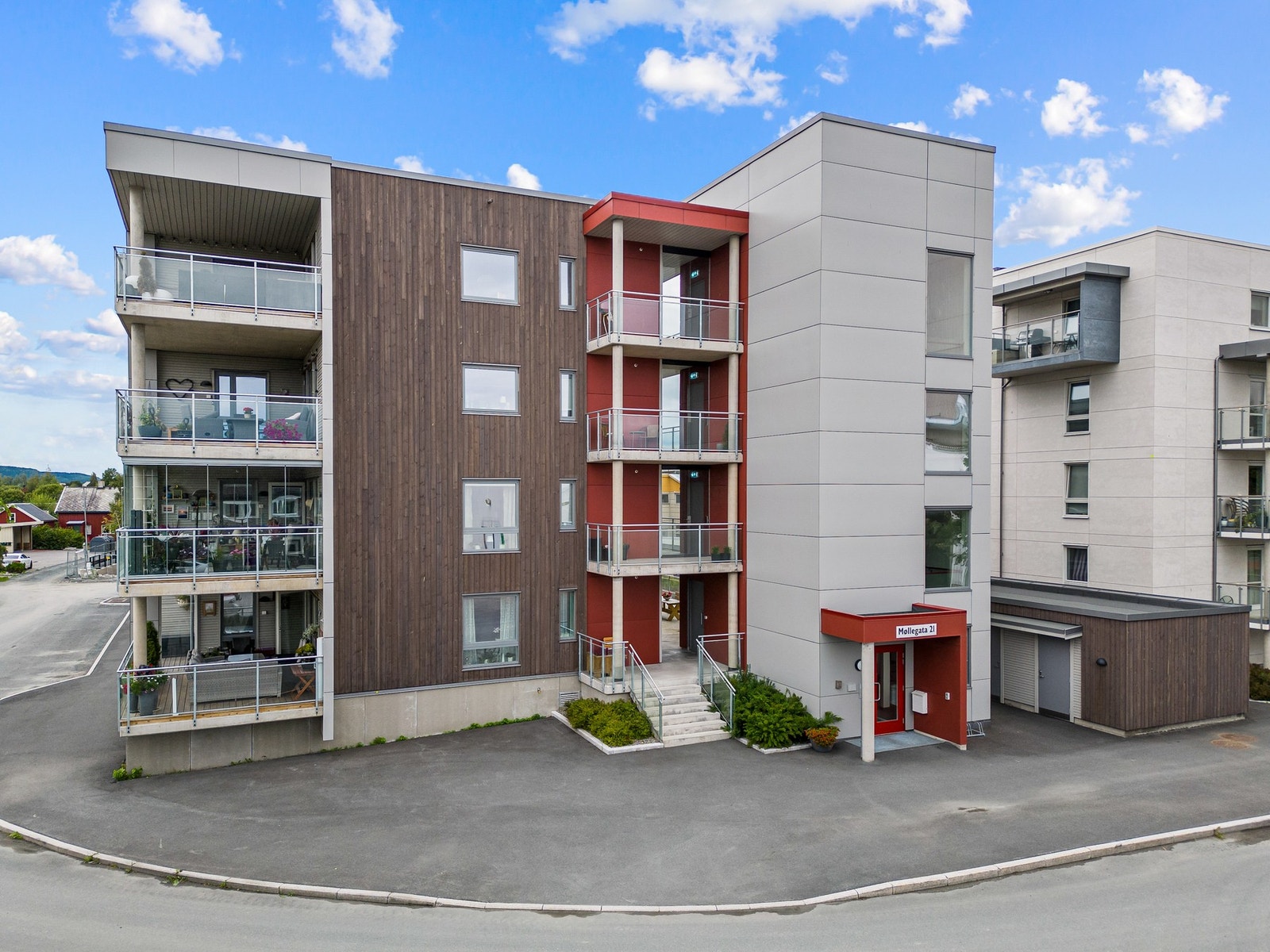 Fasadebilde - tilhørende utvendig od til leiligheten. Galleribilde