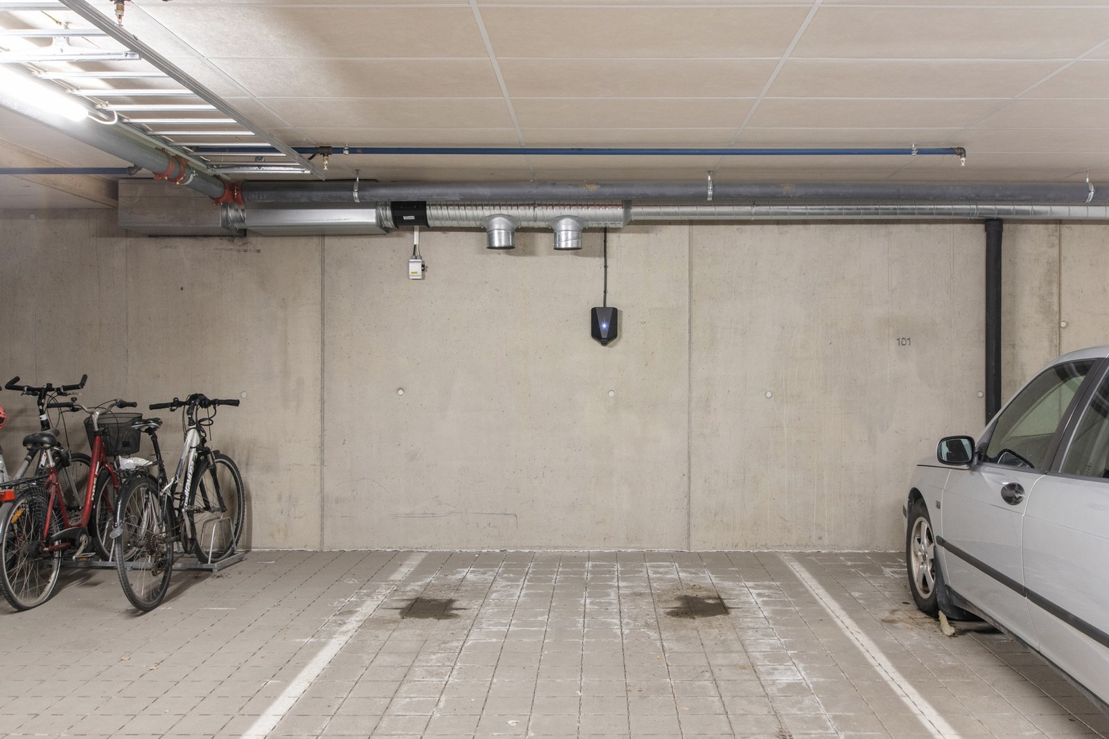 Parkeringsplass. Galleribilde