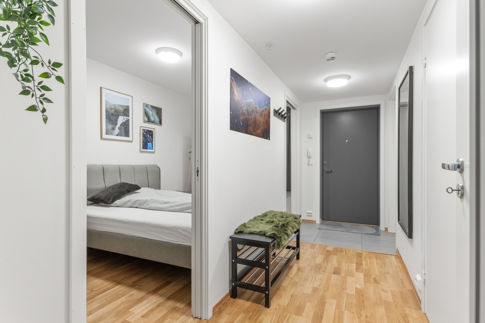 Leiligheten har vannbåren gulv-varme på bad, gang og stue. Galleribilde