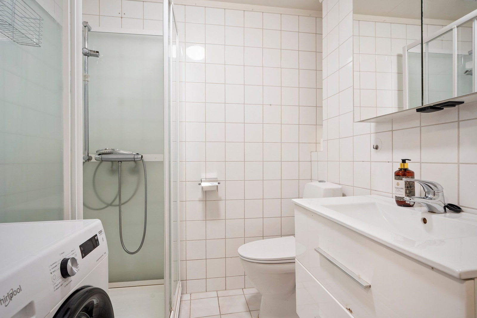 Flislagt bad med varmekabler i gulv. Galleribilde