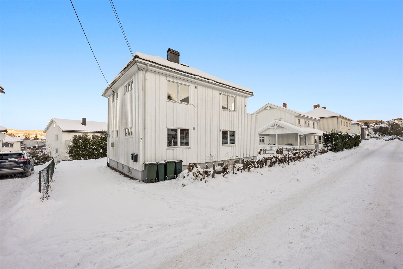 Trond A Helgerud og Eiendomsmegler1Dahl ønsker velkommen til Elsters gate 7 - foto: Knipset ved Lars Magnus Strøm Galleribilde