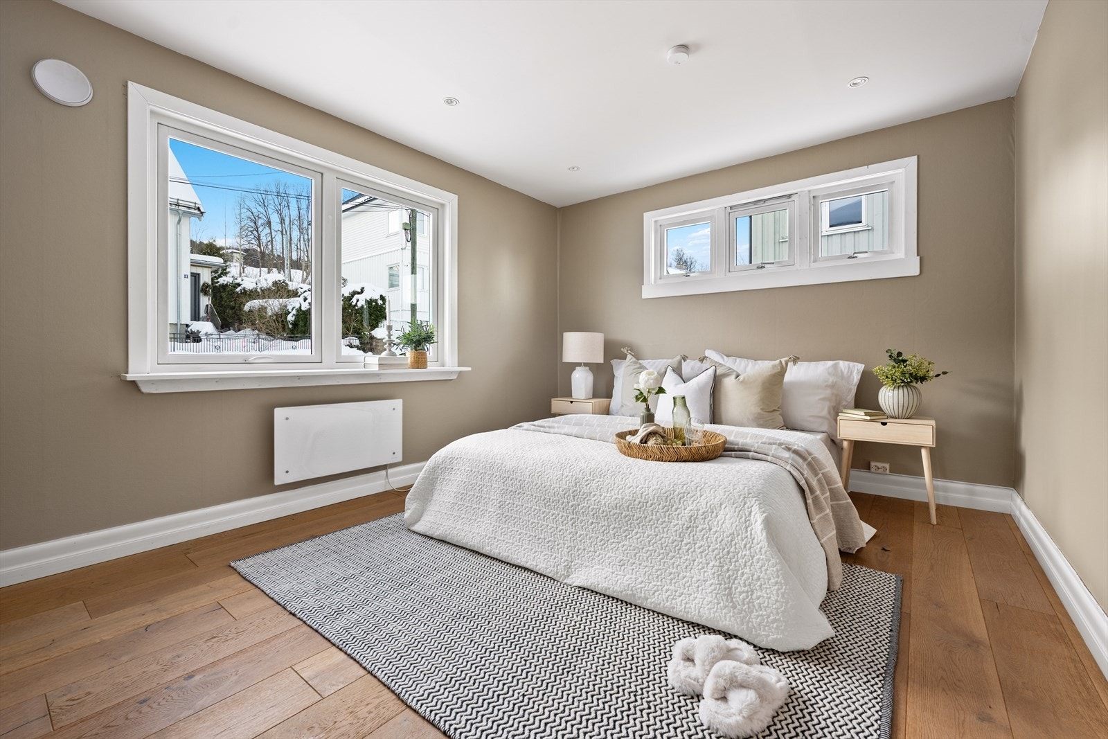 Stort soverom - kan evt også benyttes til en ekstra stue Galleribilde