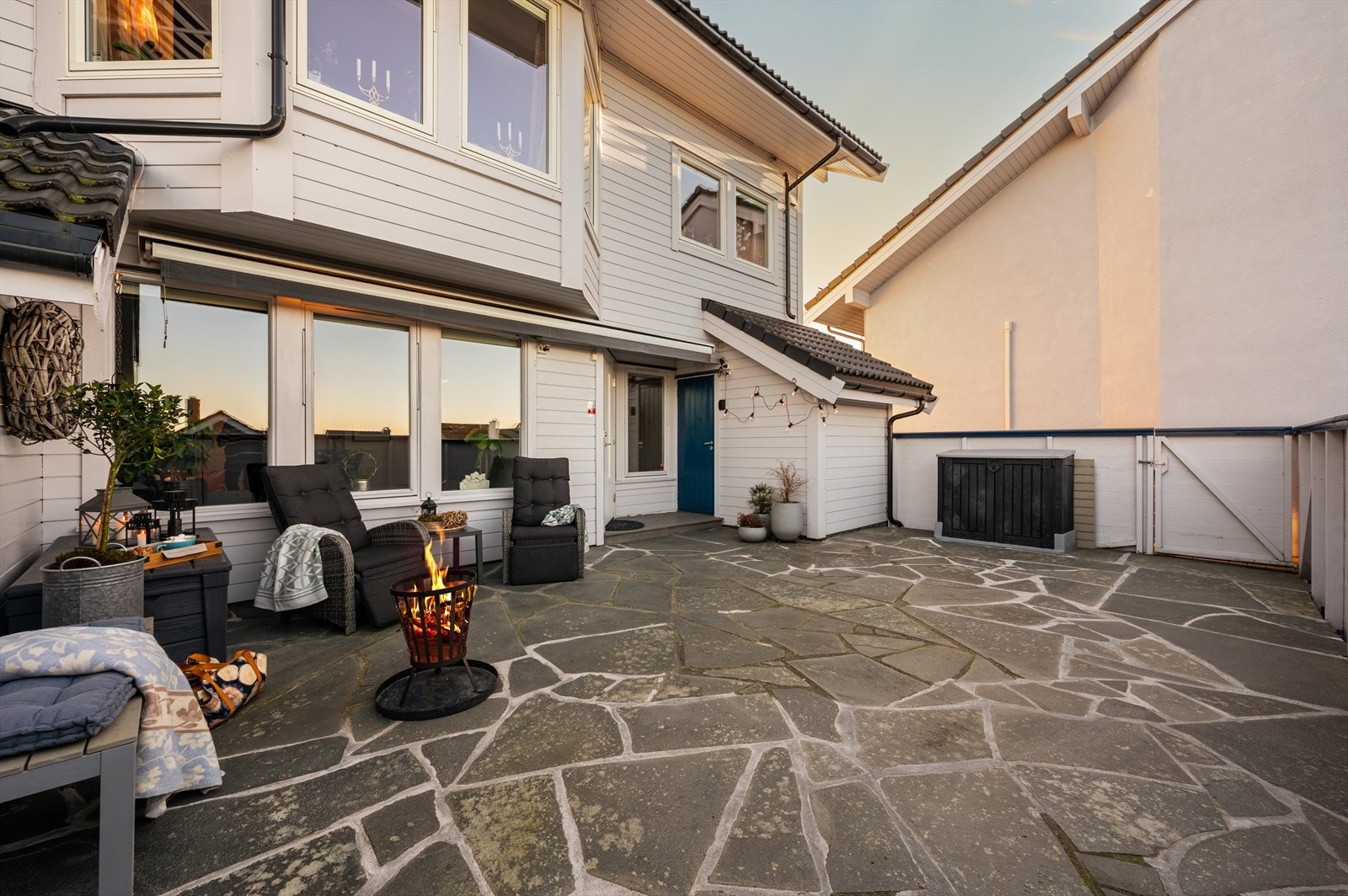 - En innbydende selveierleilighet med en ordentlig koselig uteplass - Galleribilde