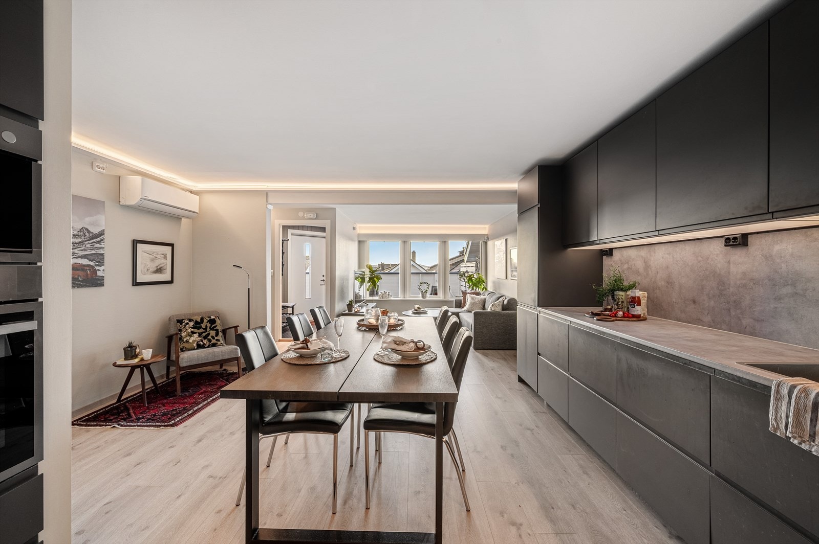 - Stue/kjøkken strekker seg utover et areal på 36,2 m² - Galleribilde