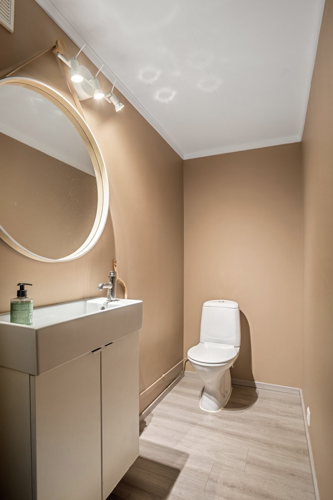 Toalettrom 1 etg. Galleribilde