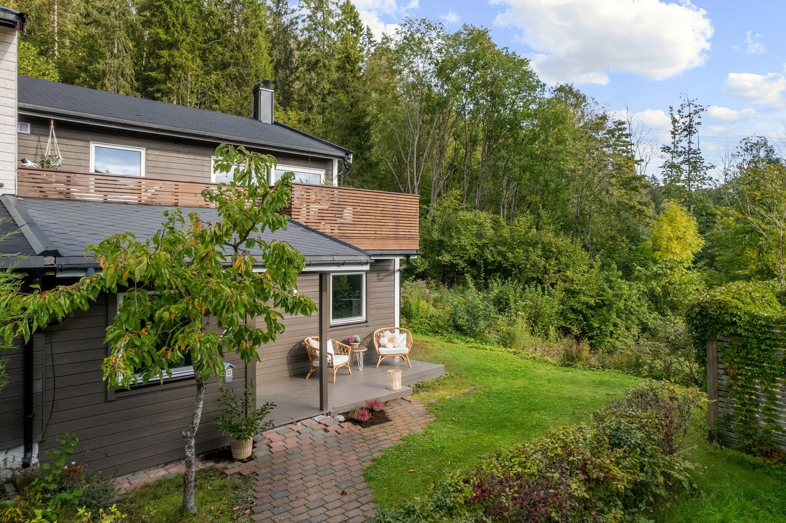 Familiebolig med mye uteområde Galleribilde