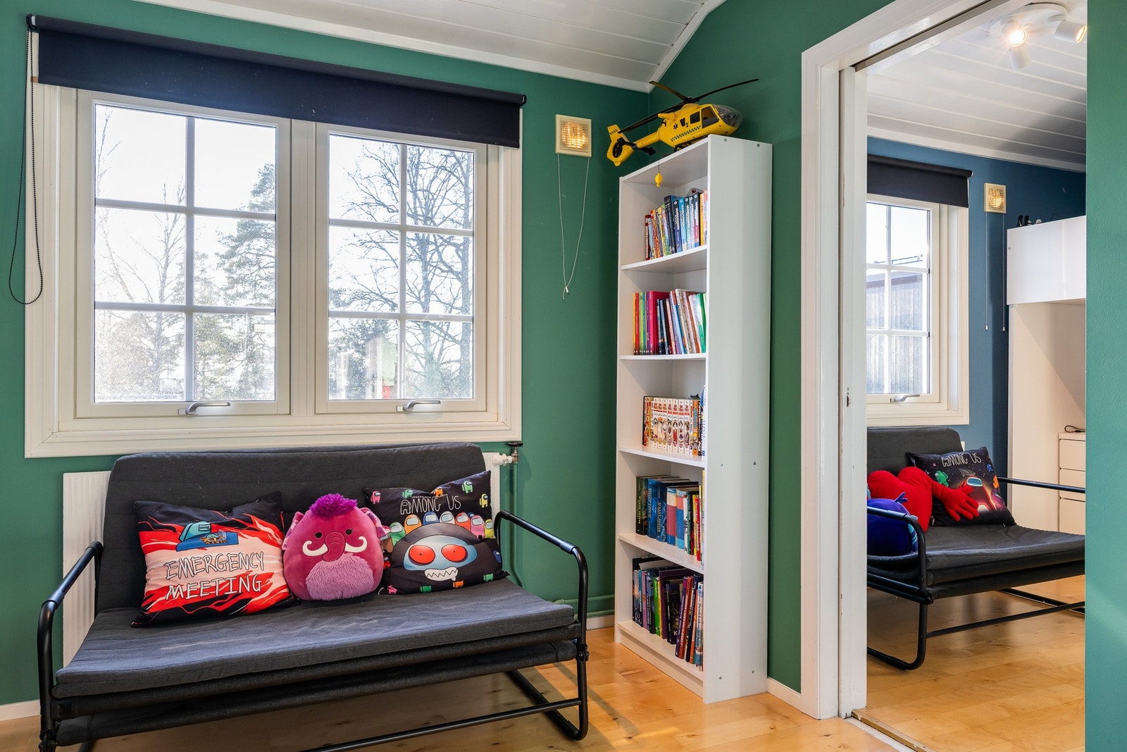 Praktisk skyvedør knytter rommet sammen med soverom nr. 3, og gir fleksible løsninger. Galleribilde