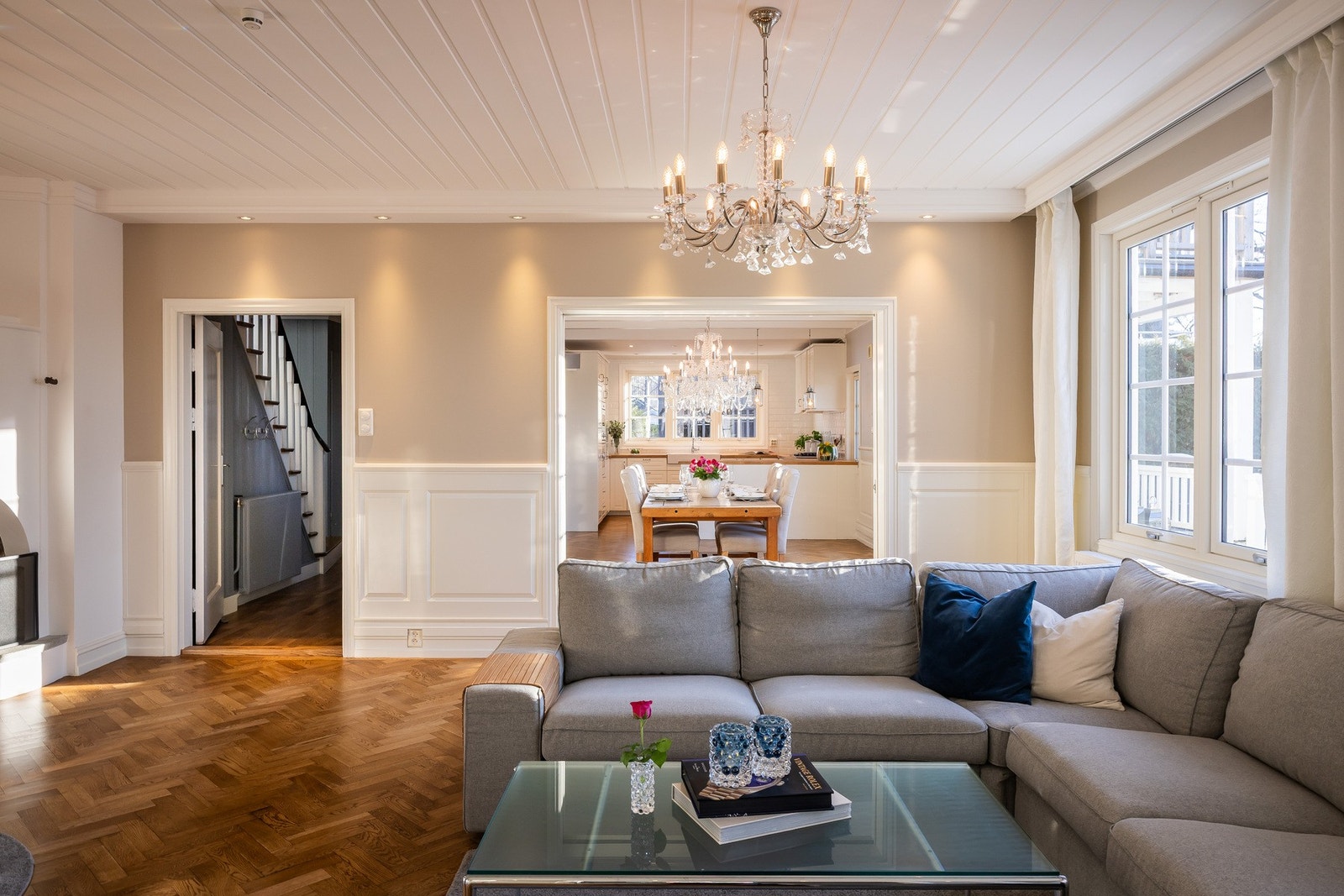 Klassisk brystningspanel på veggene. Galleribilde