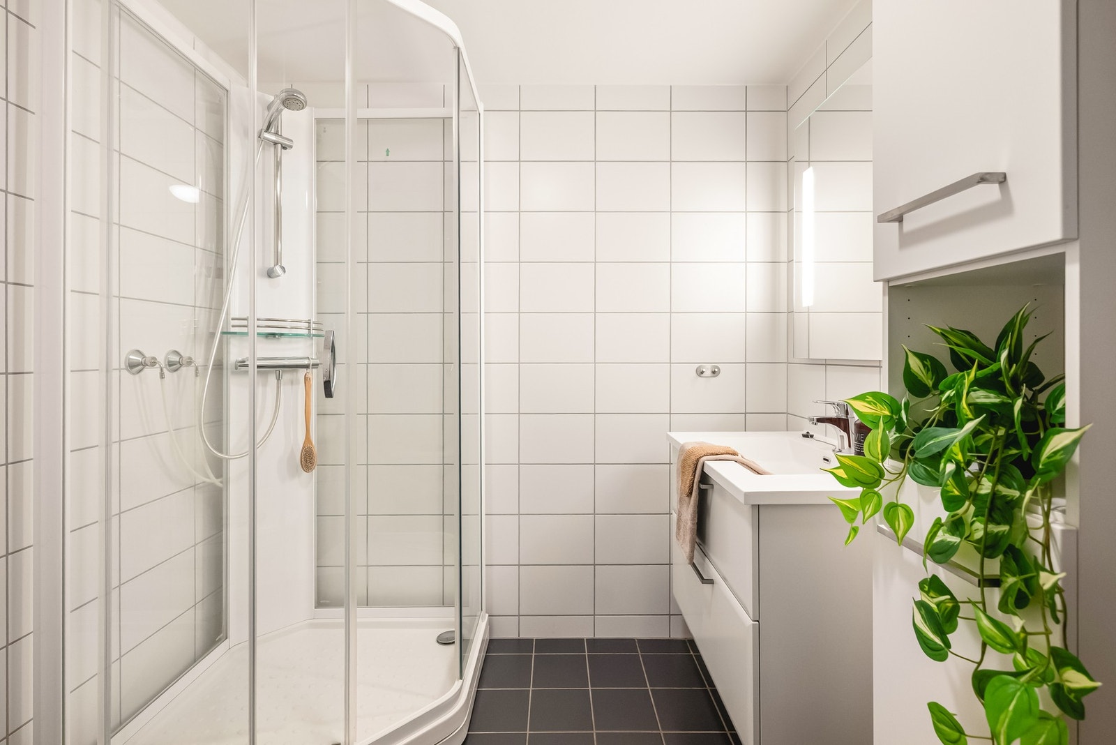 Pent og lyst bad på 5,1 m². Galleribilde