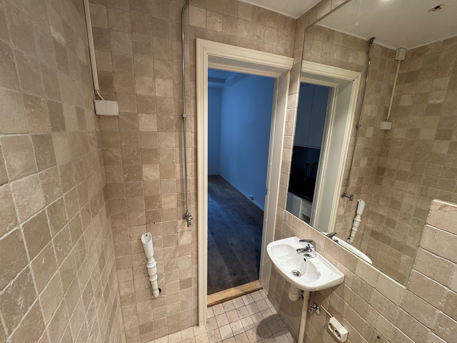 Opplegg til vaskemaskin på bad. Galleribilde