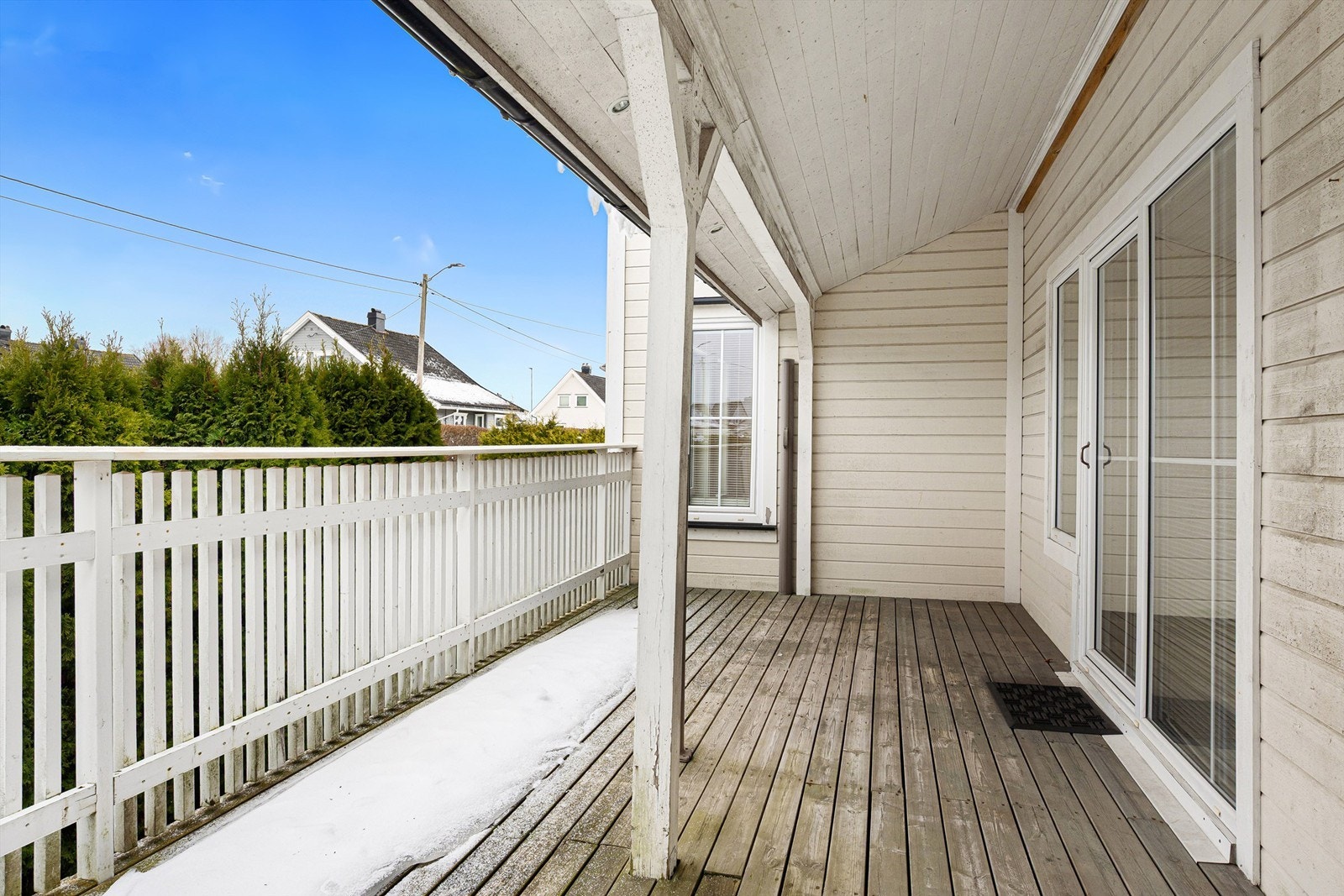 Terrasse med tilgang fra stue Galleribilde