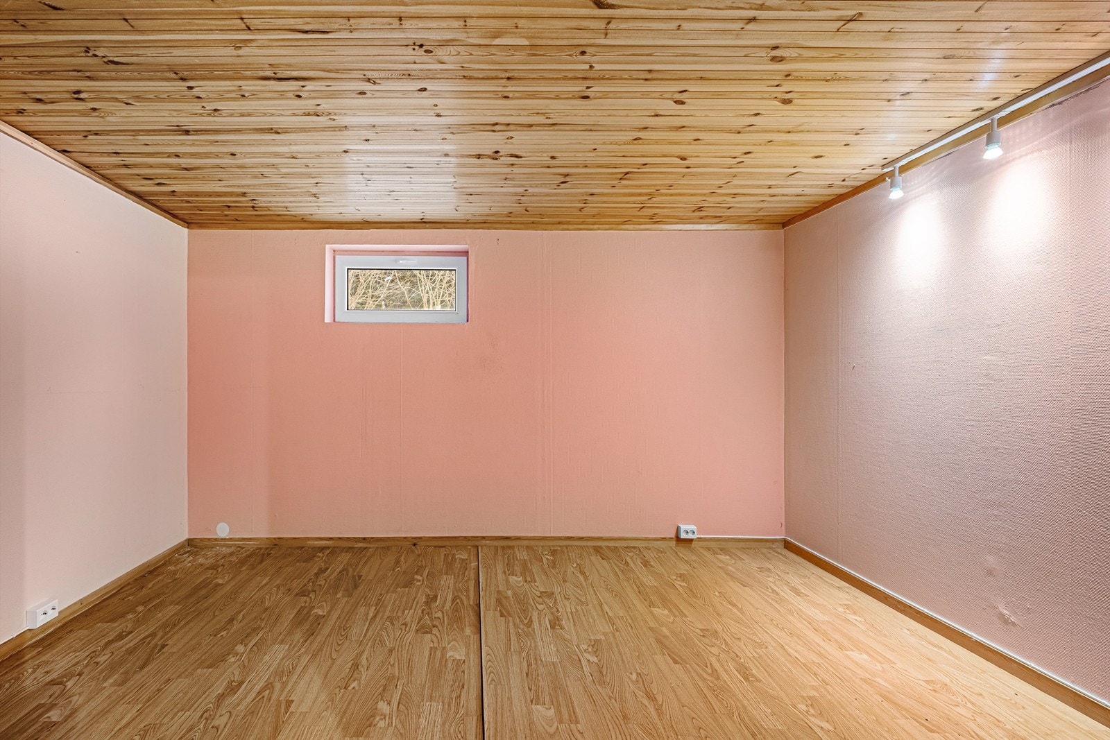 Kjeller - ikke godkjent for varig opphold Galleribilde