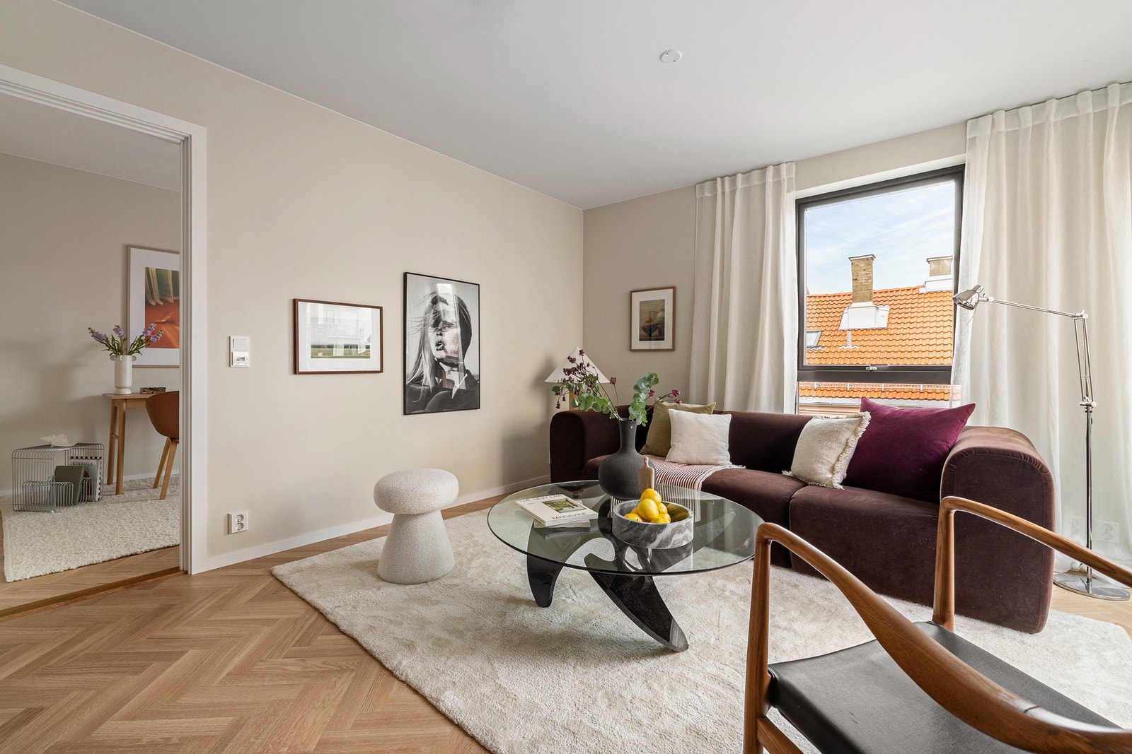 Eksklusiv og skreddersydd 3-roms perle! Nydelig balkong, høy standard og lekre detaljer! Galleribilde