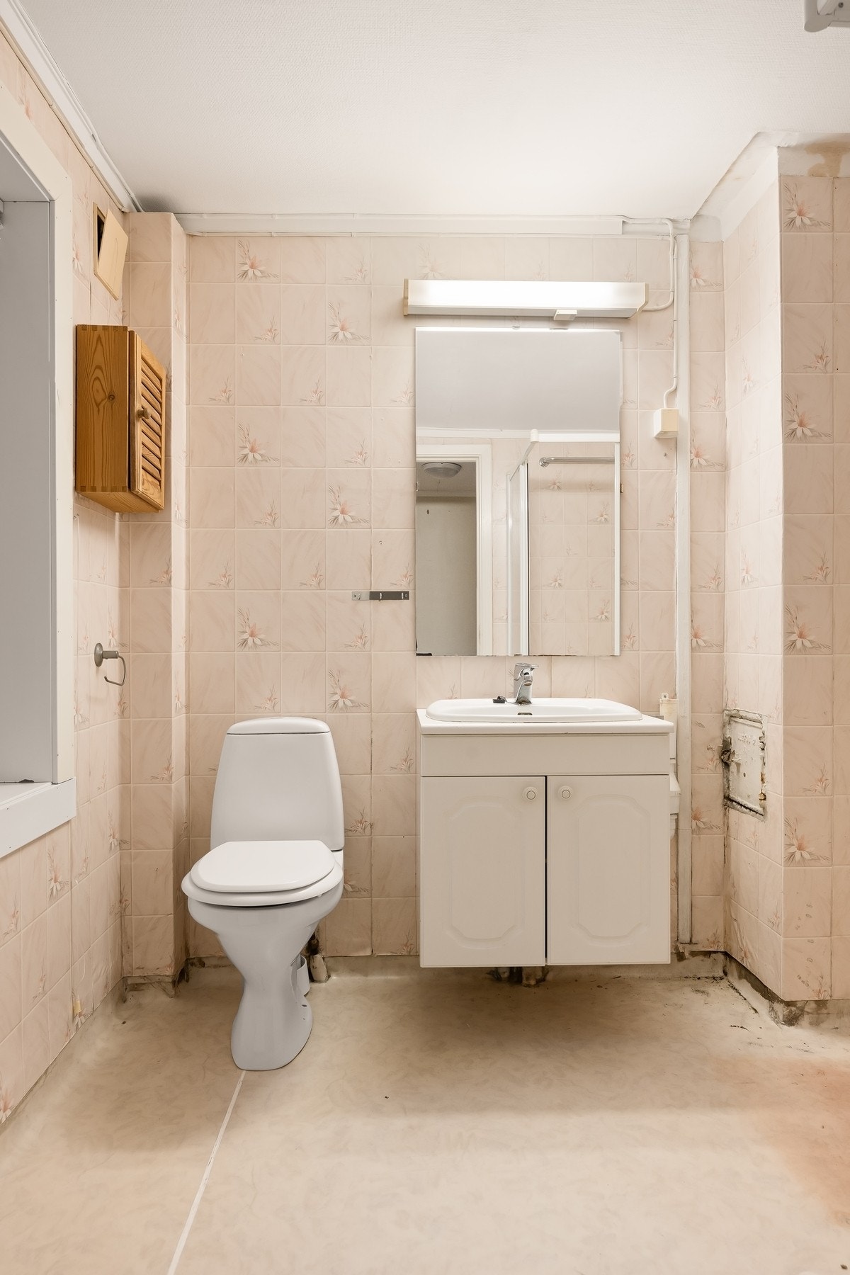 Badet har varme i gulv Galleribilde