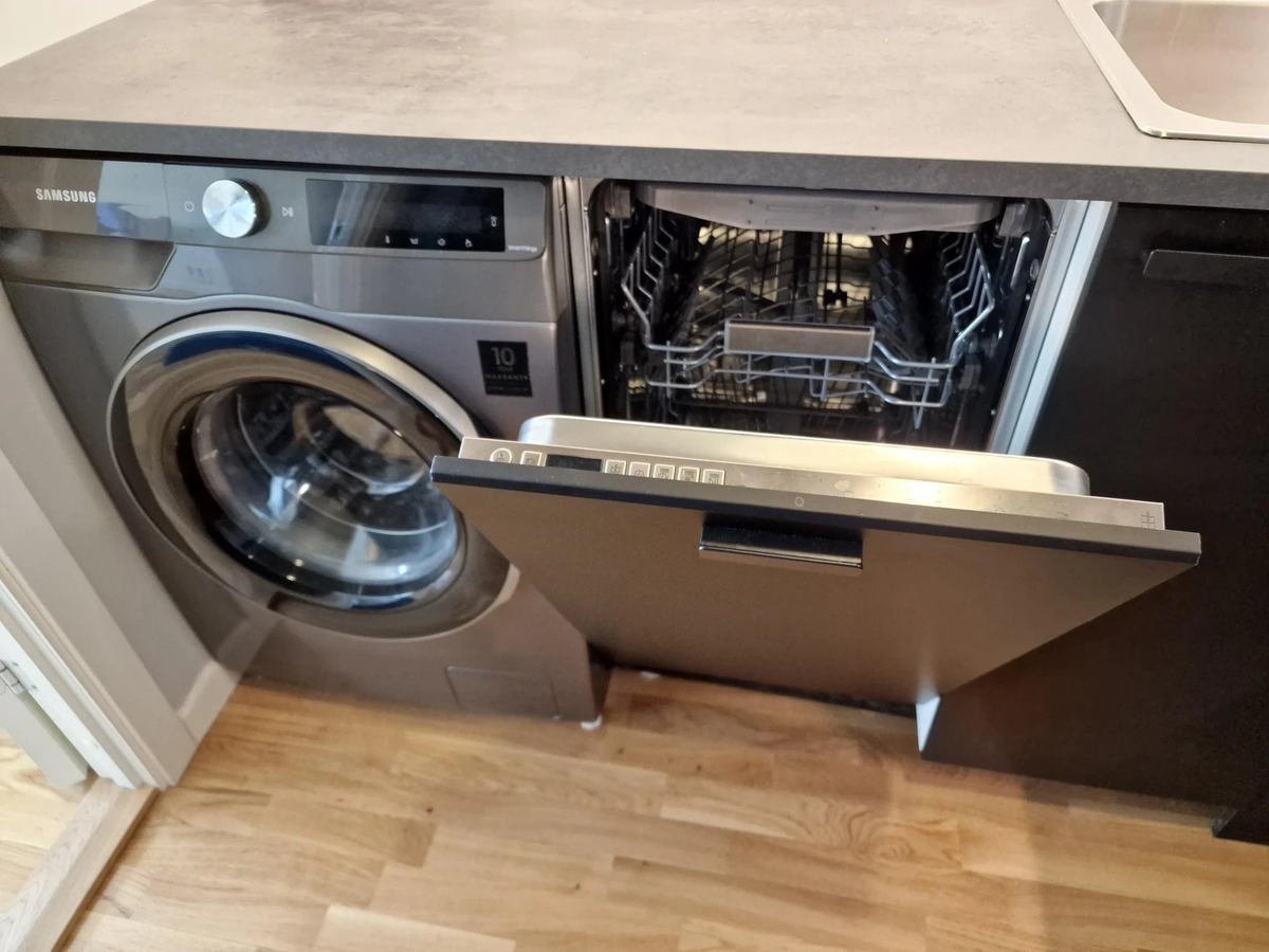 Vaskemaskin og oppvaskmaskin Galleribilde