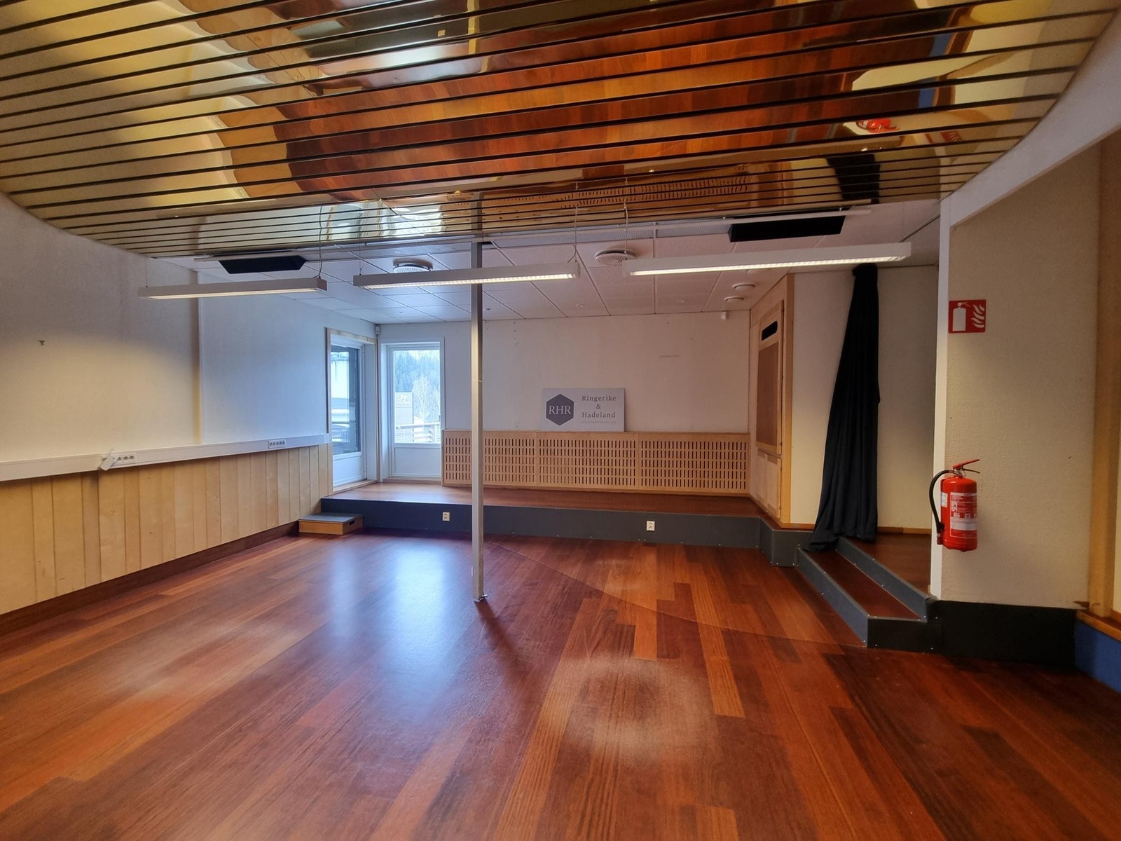 Møterom med utgang balkong Galleribilde