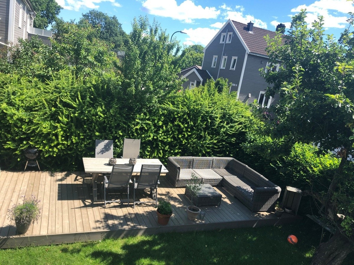 Solrik hage Galleribilde