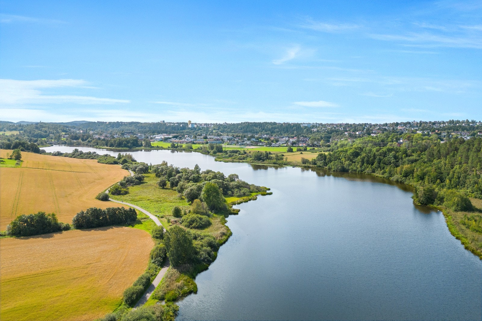For koselige søndagsturer anbefales Østensjøvannet som ligger i nærområdet. Galleribilde