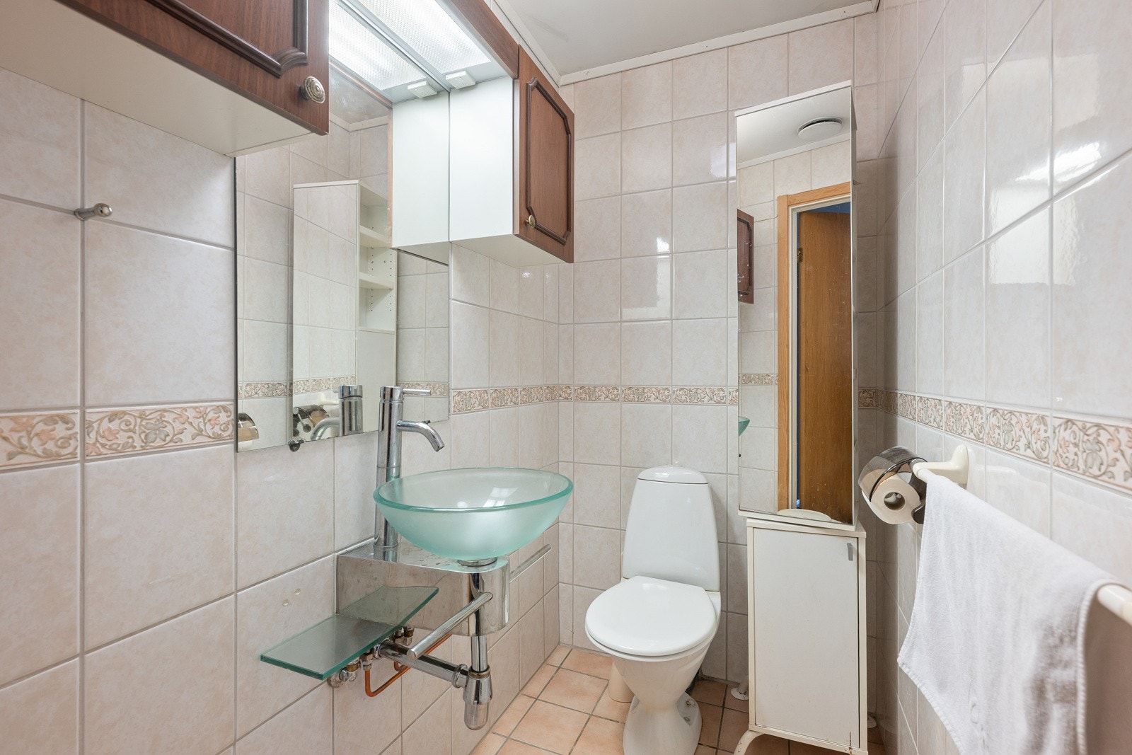 Praktisk med direkte adkomst til eldre toalettrom. Galleribilde