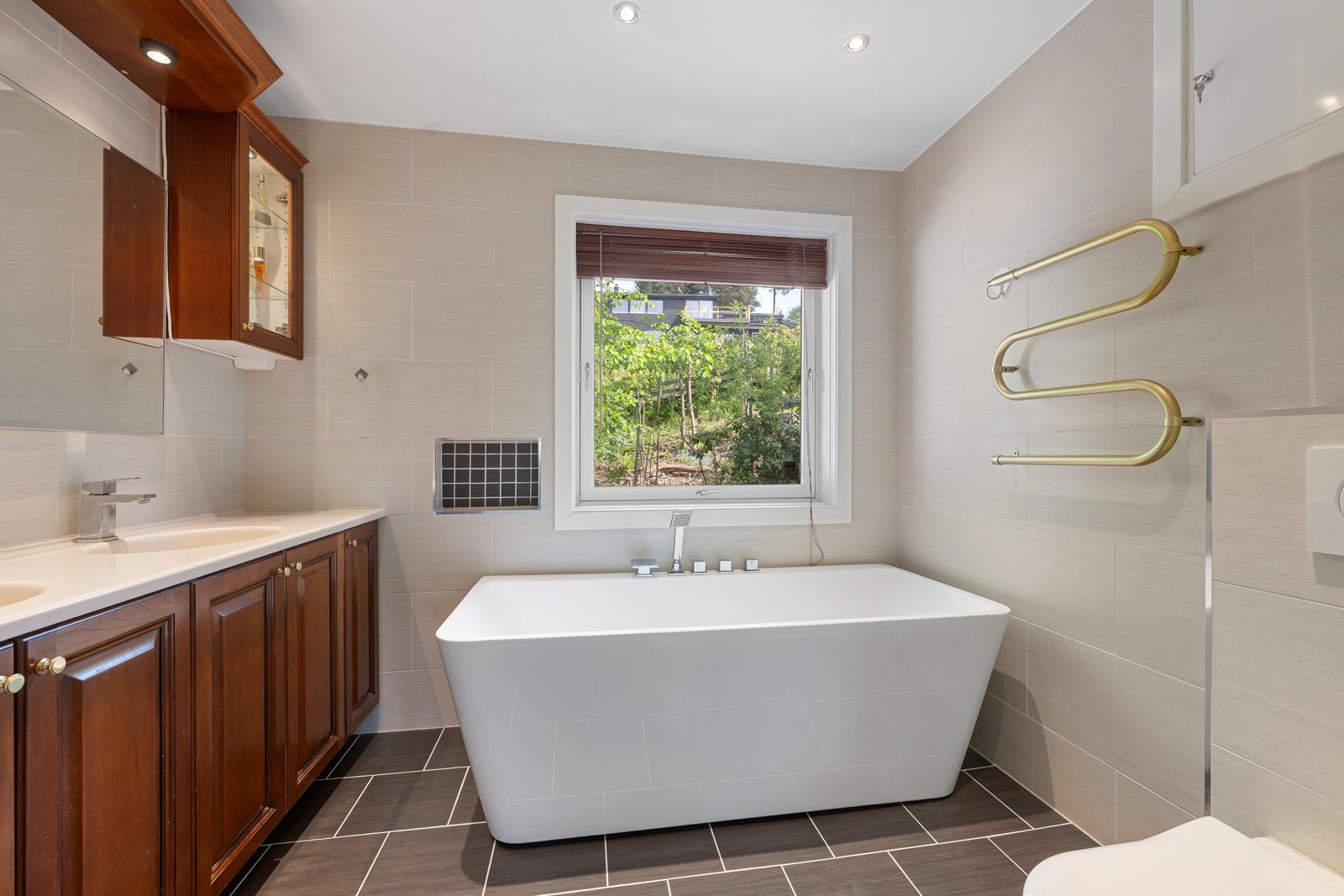 Det ble pusset opp i 2017 og har pene fliser og behagelig gulvvarme. Galleribilde