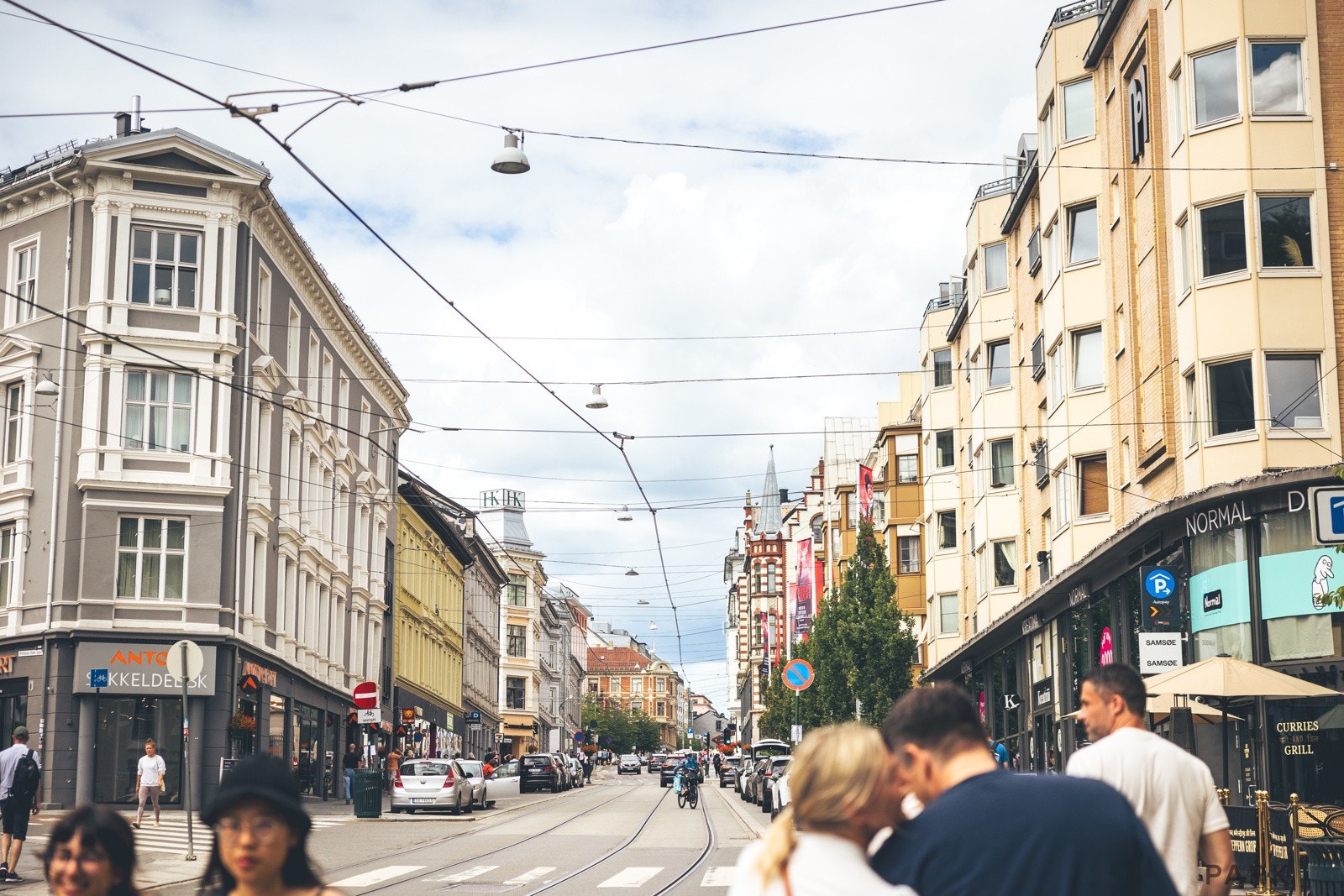 Områdebilde - Bogstadveien med forretninger og restauranter kun 1 minutt å gå fra leiligheten Galleribilde