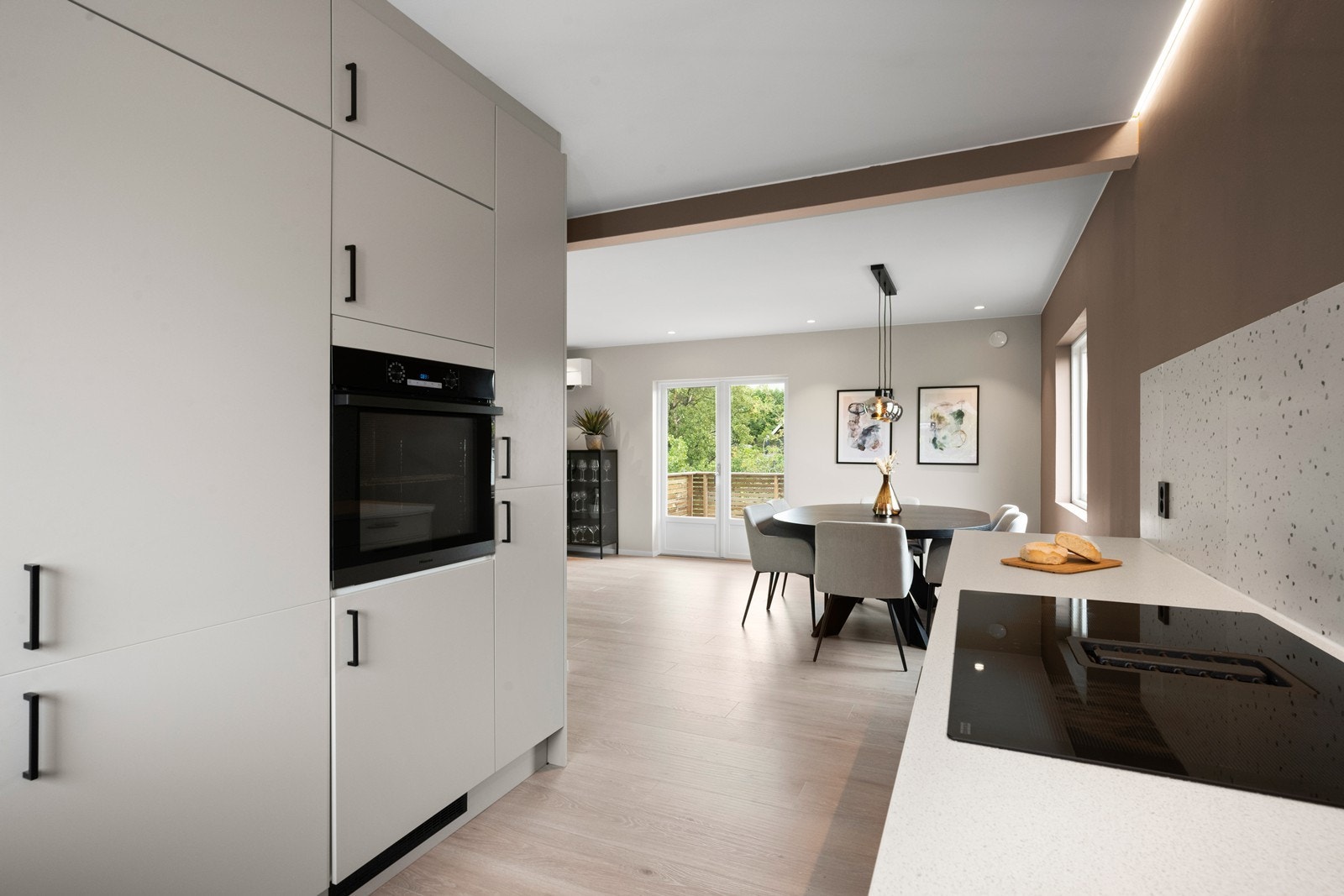 Godt tilpasset innredning til rommet Galleribilde