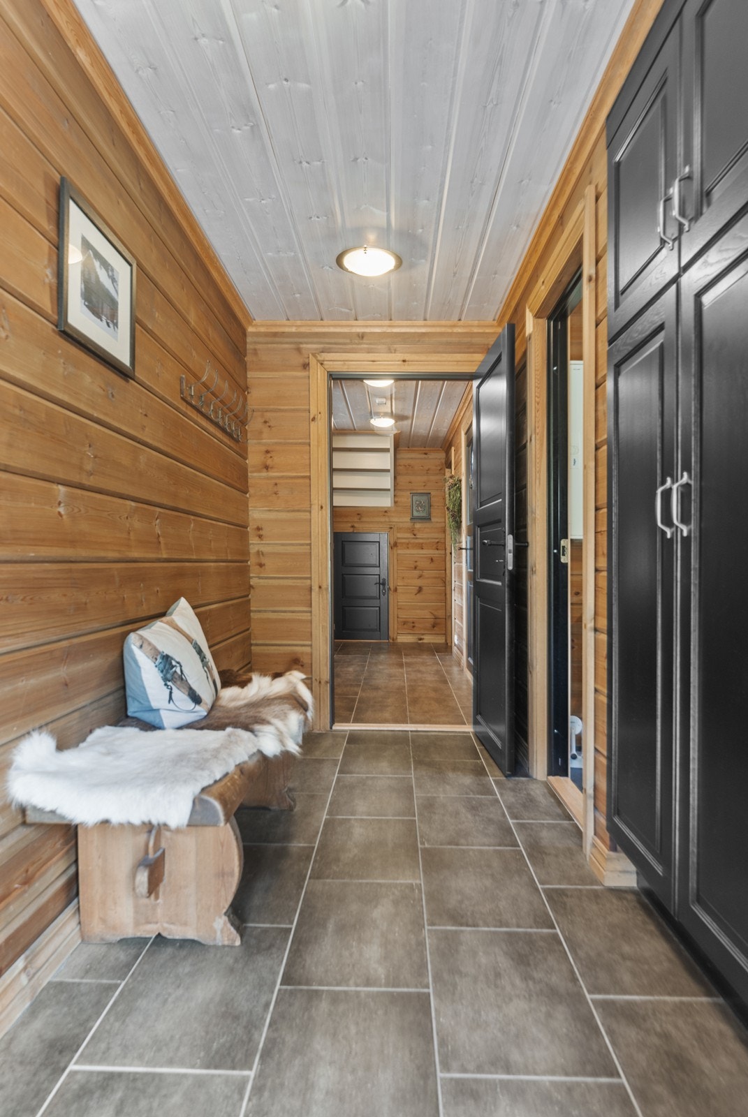 Flislagt gulv. Galleribilde