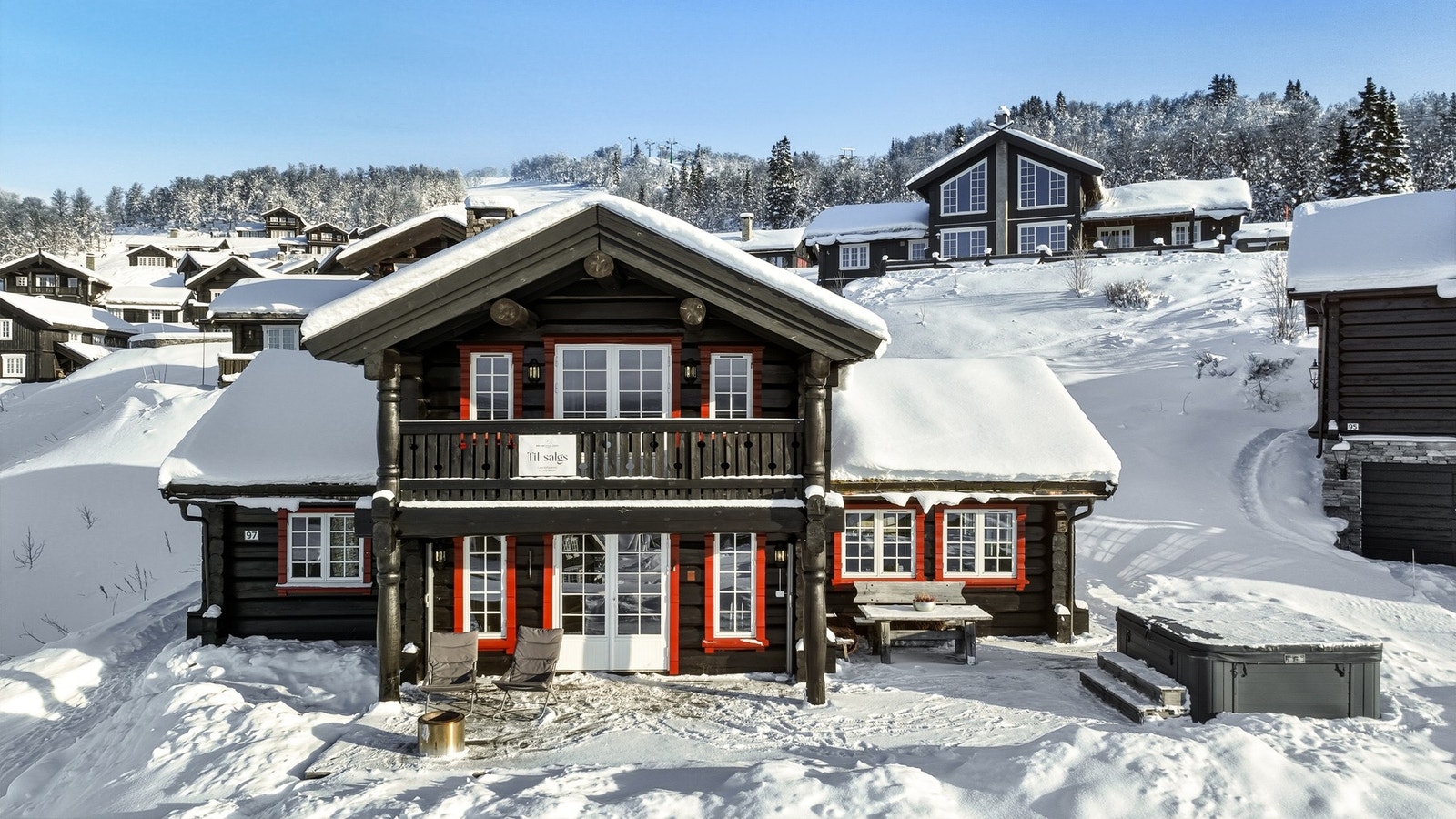 Hyttefeltet har ingen gjennomkjøring. Eiendommen ligger opp mot toppen av feltet Galleribilde