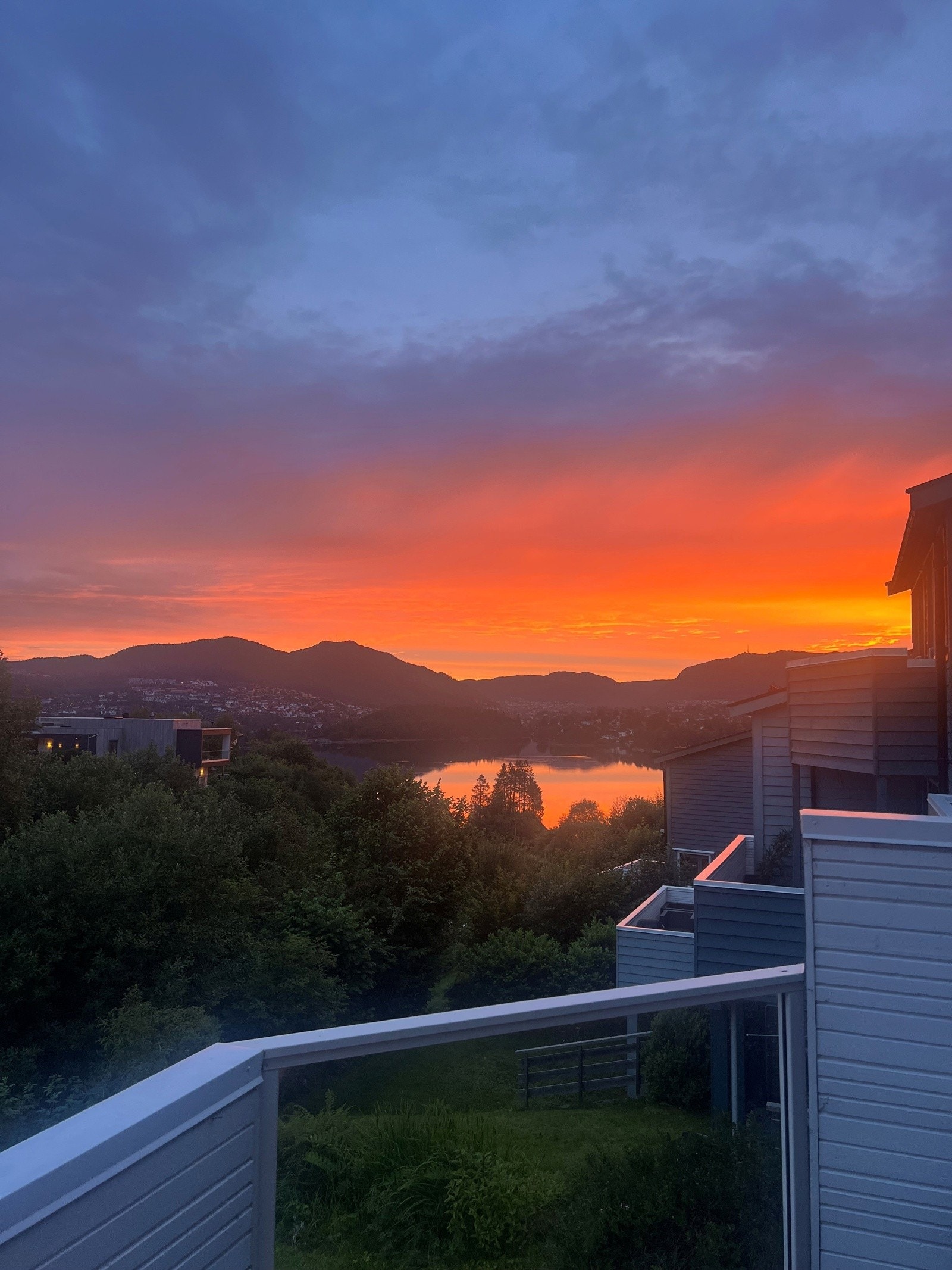 - Og for en solnedgang du kan nyte her - Galleribilde