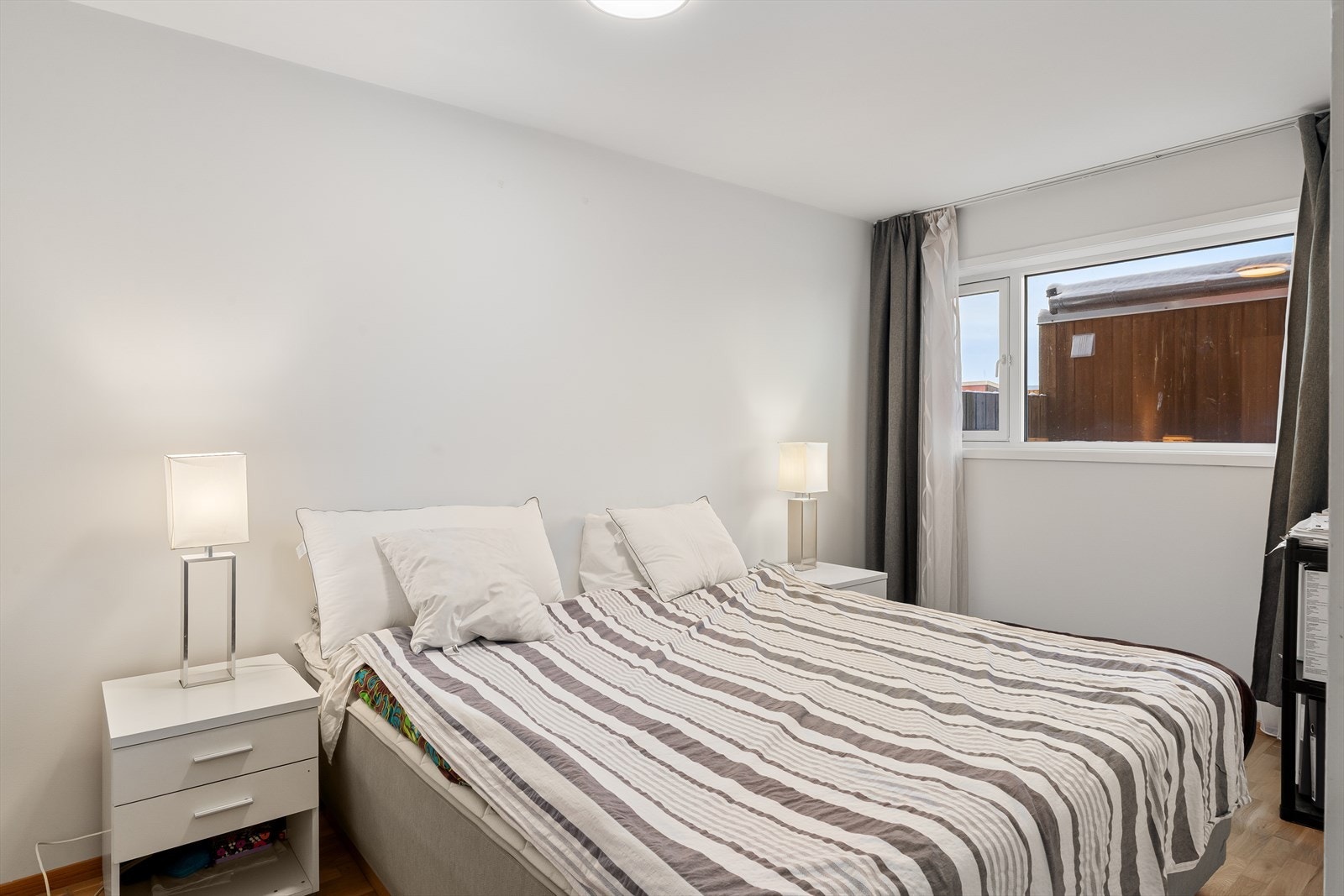 Hovedsoverom med god garderobeplass Galleribilde