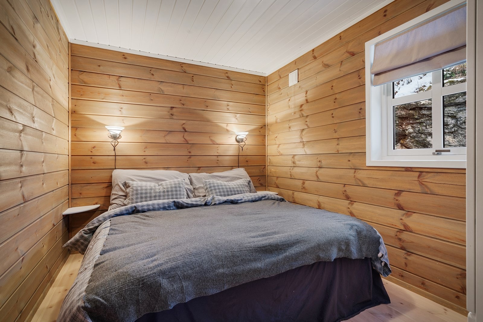 Hytten har fire soverom - Rikelig med plass til venner og familie. Galleribilde