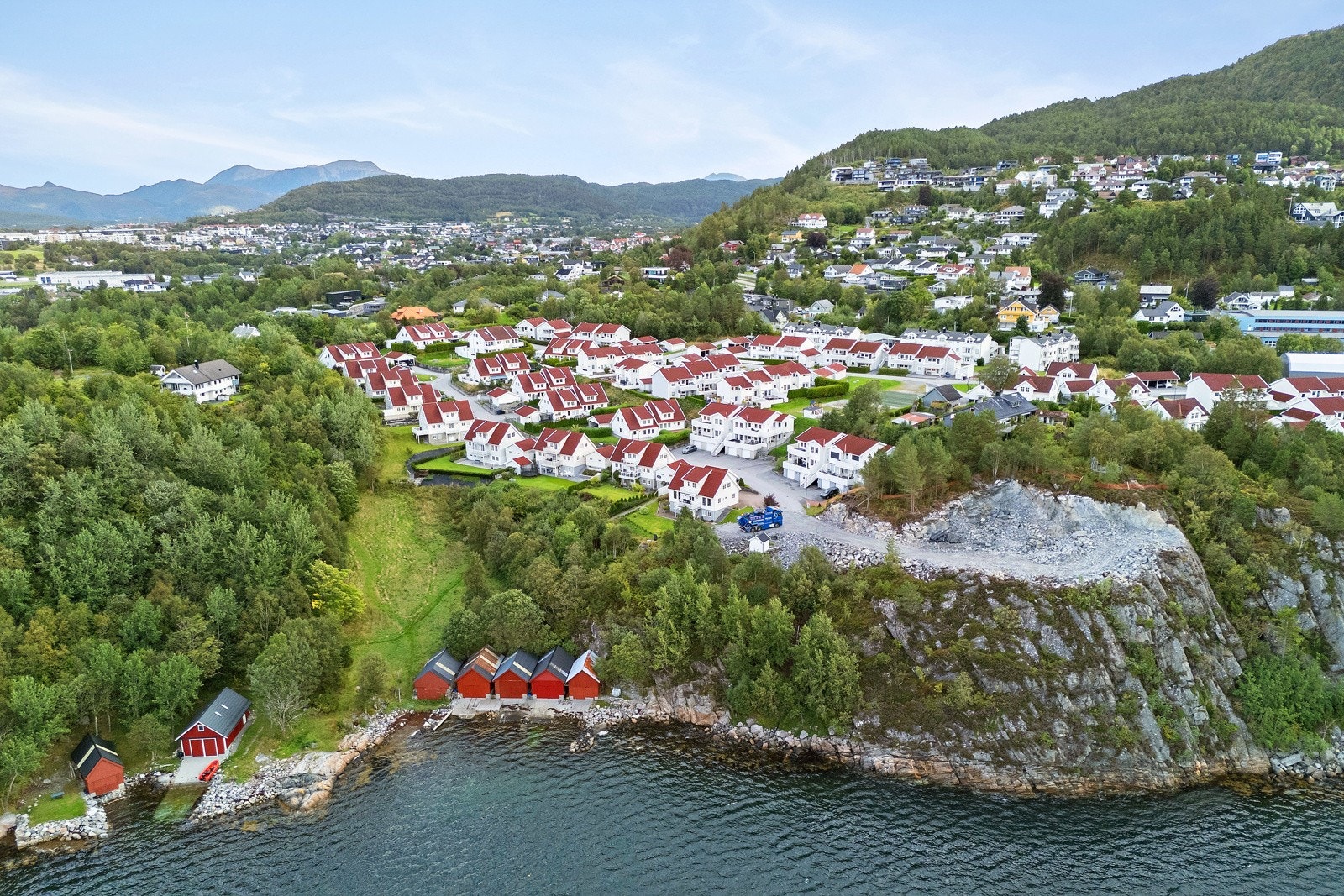 Tomten kan fritt besiktiges. Velkommen. Galleribilde