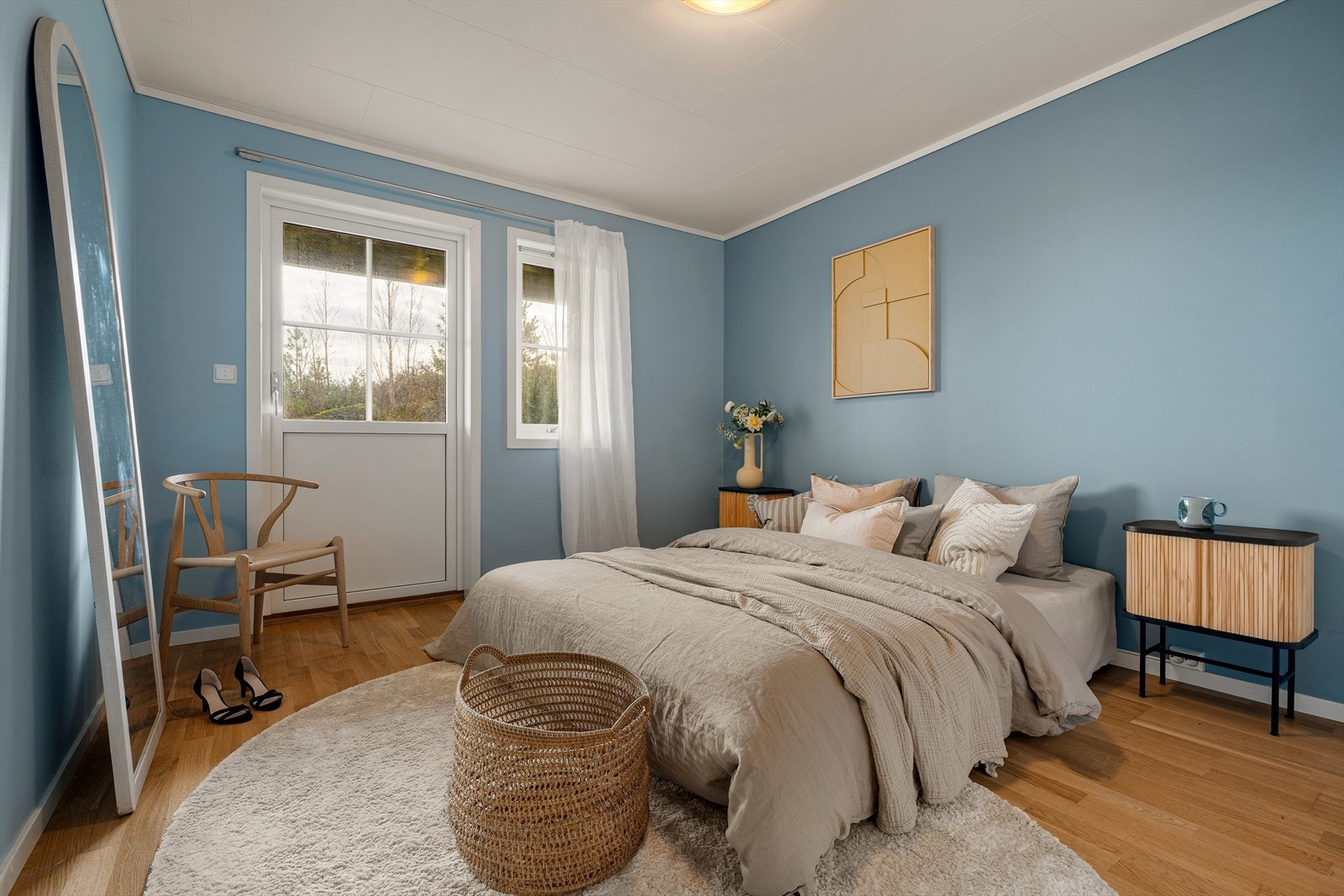 Detr første soverommet oppleves som et naturlig hovedsoverom. Galleribilde