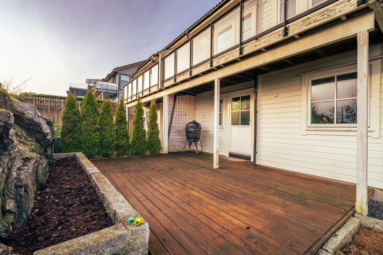 Fra soverommet er det utgang til en herlig terrasse. Galleribilde