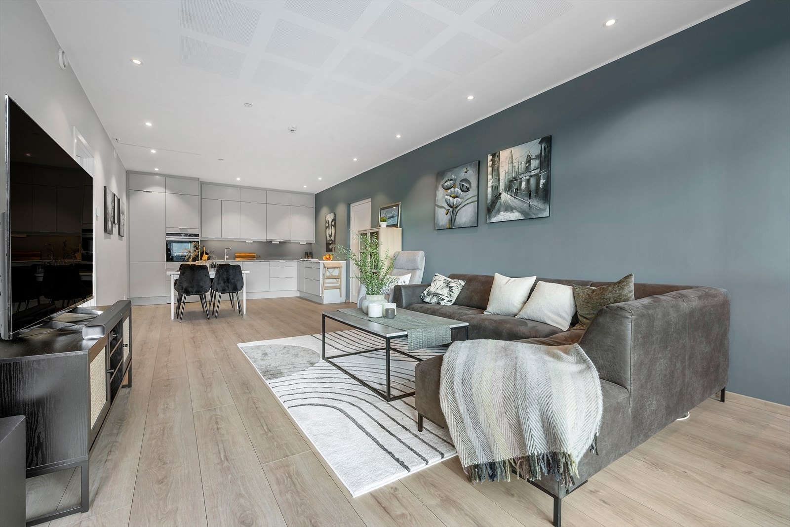 Integrerte led-downlights gir god belysing. Galleribilde