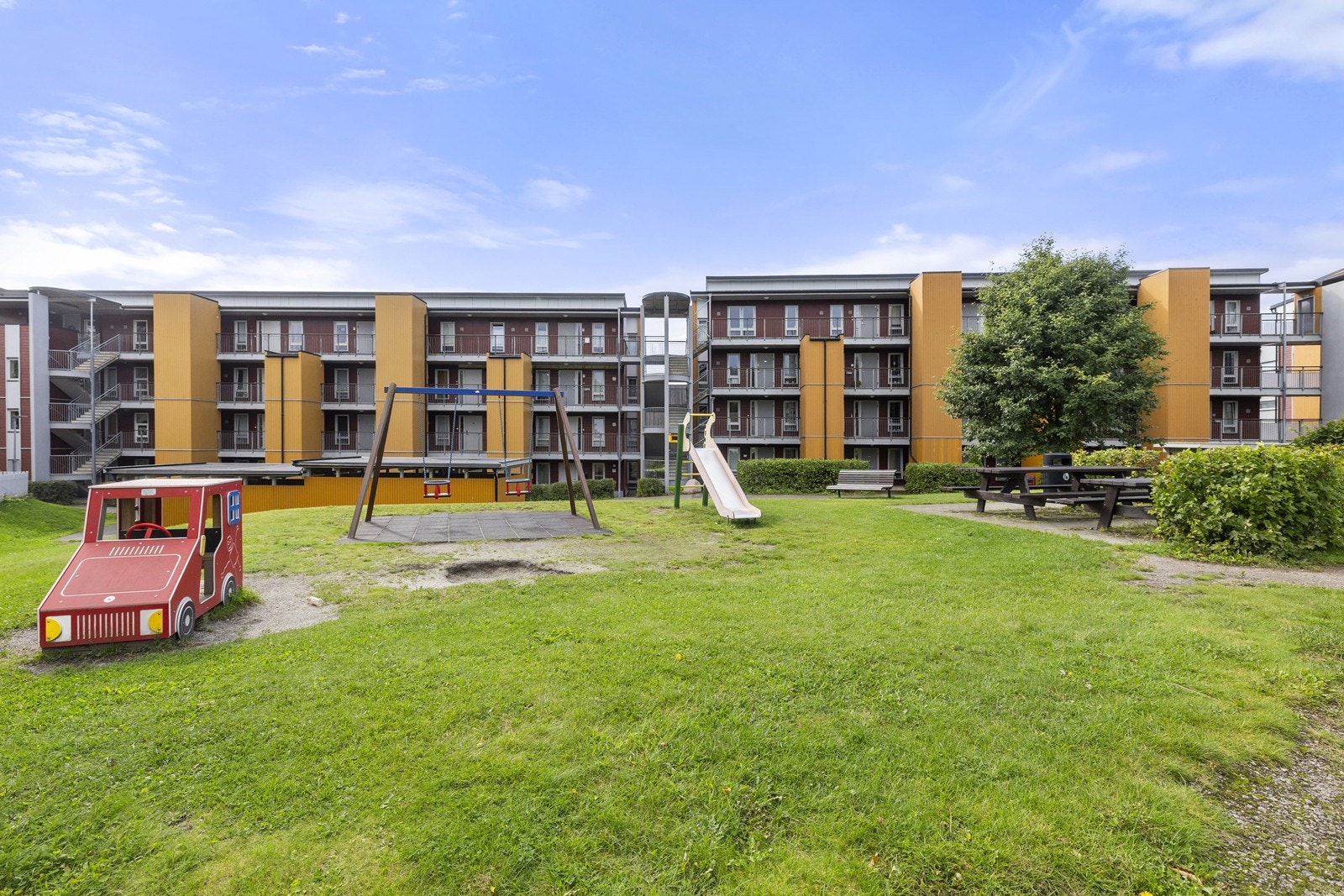 De store grøntområdene gir gode leke- og rekreasjonsmuligheter i sommerhalvåret. Galleribilde