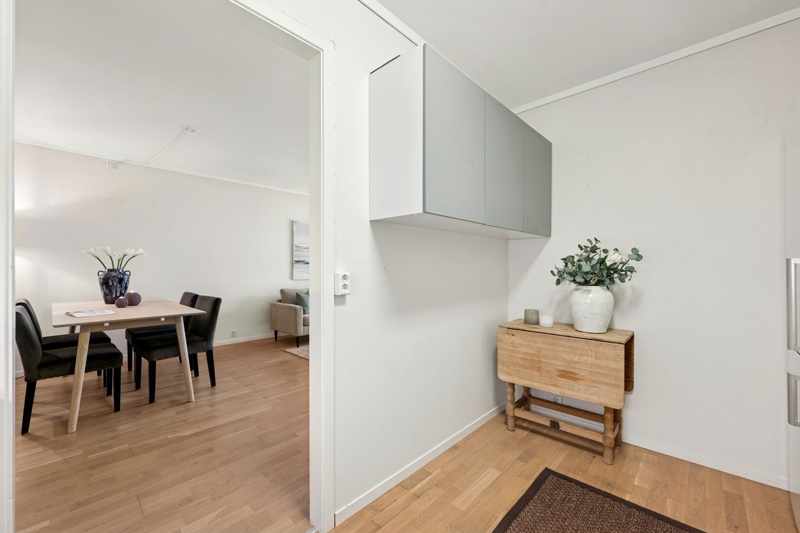 Plass til et mindre kjøkkenbord. Galleribilde